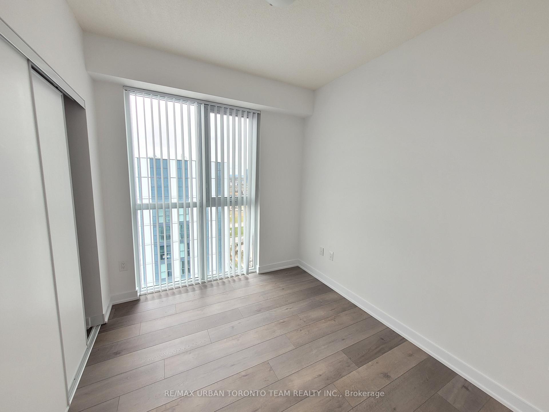 Photo 10 of Unit 2002, 38 Honeycrisp Crescent, Vaughan, Vaughan Corporate Centre — HOMEH