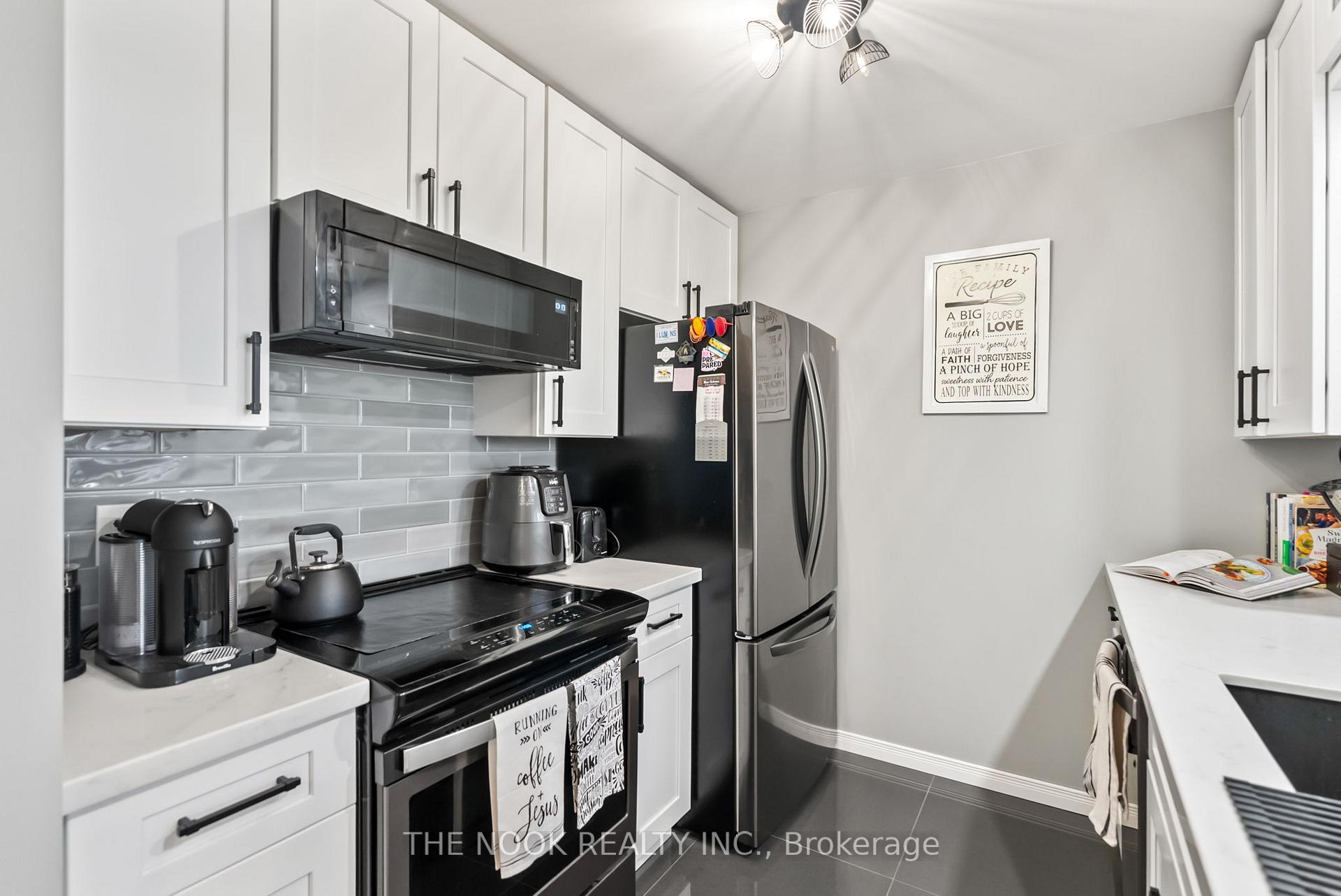 Photo 7 of Unit 403, 1200 The Esplanade N, Pickering, Town Centre — HOMEH