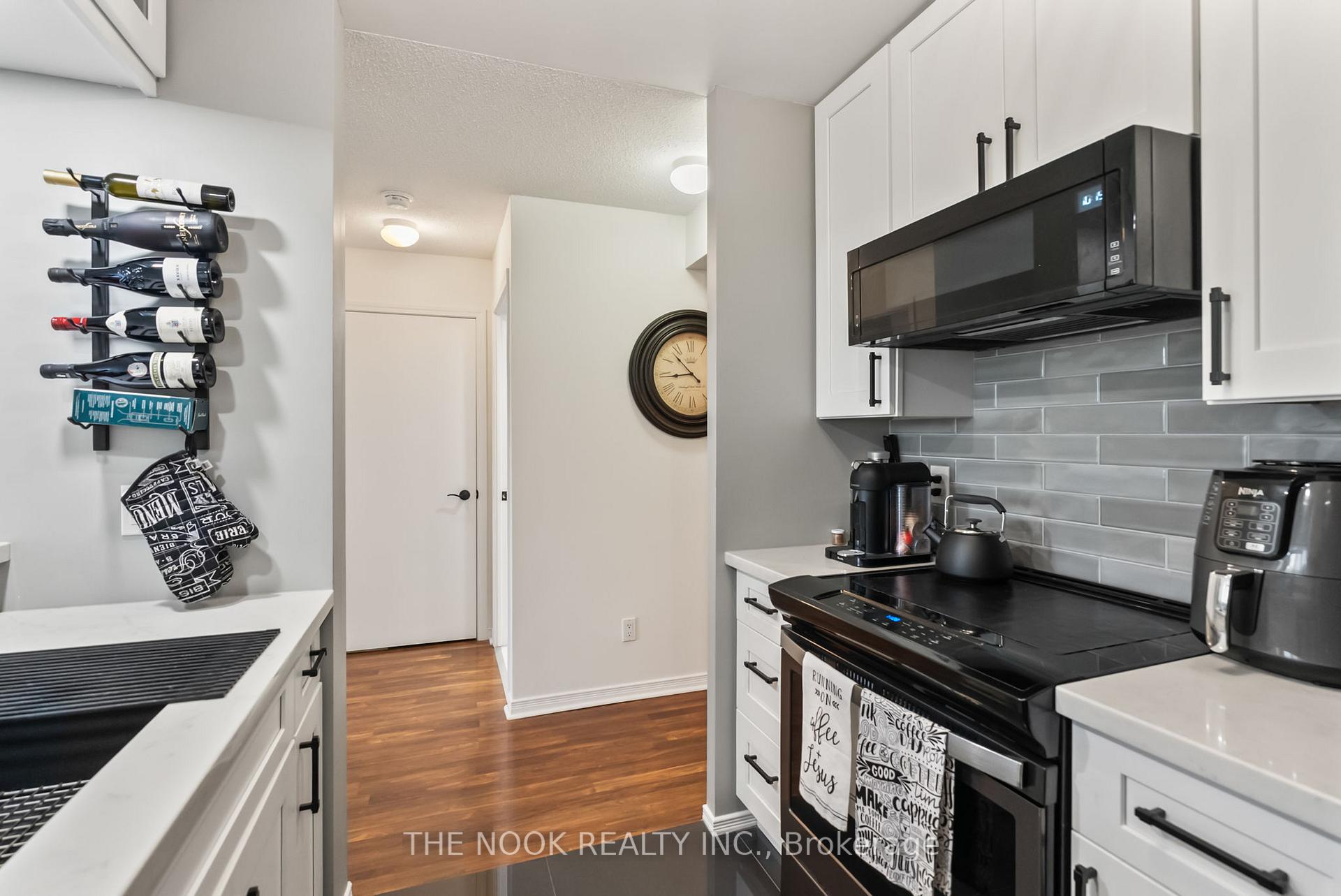 Photo 10 of Unit 403, 1200 The Esplanade N, Pickering, Town Centre — HOMEH