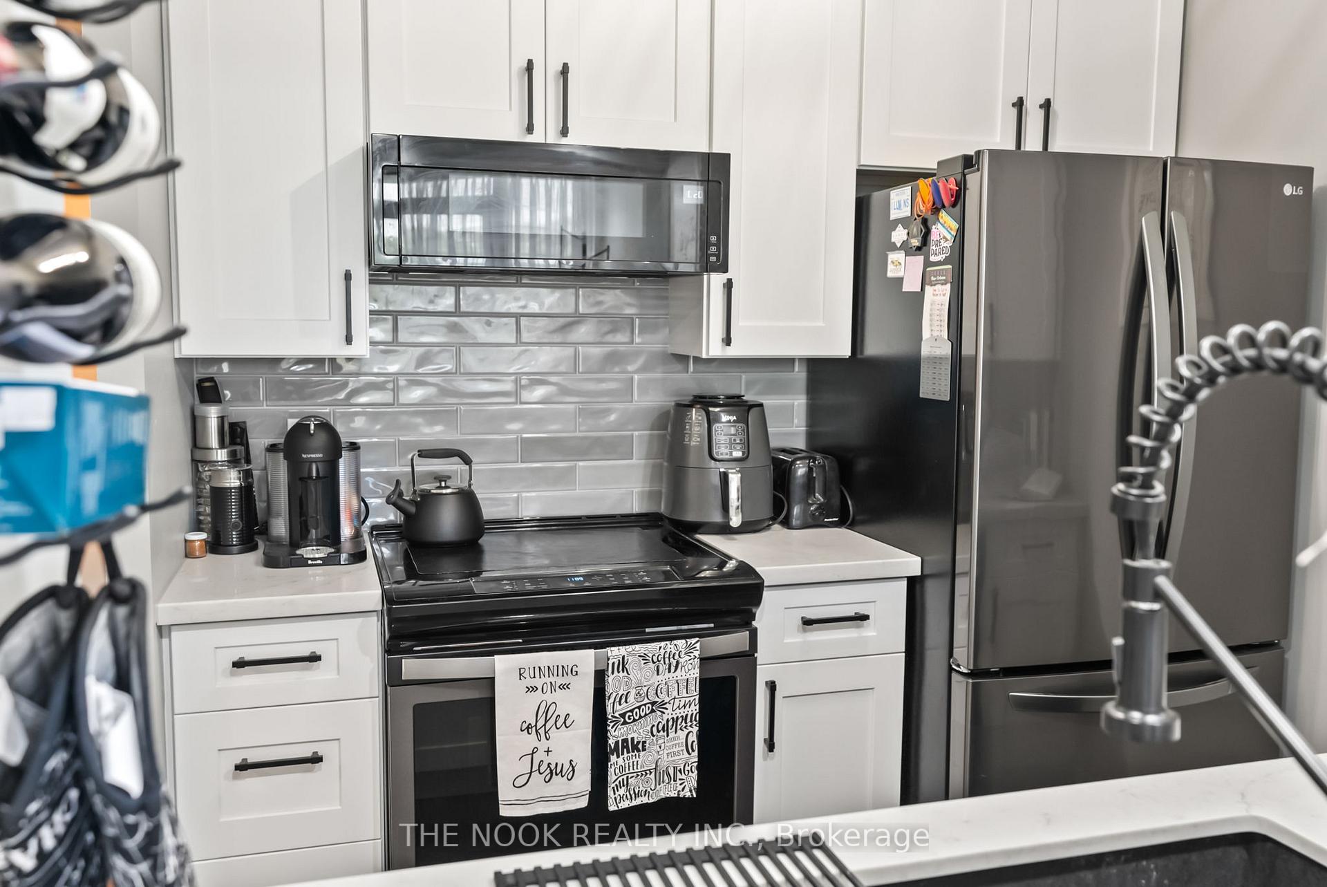 Photo 11 of Unit 403, 1200 The Esplanade N, Pickering, Town Centre — HOMEH