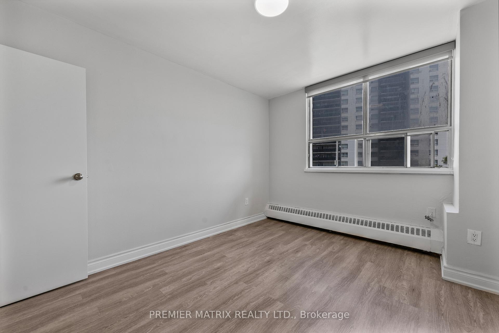 Photo 5 of Unit 718, 65 Thorncliffe Park Drive, Toronto, Thorncliffe Park — HOMEH