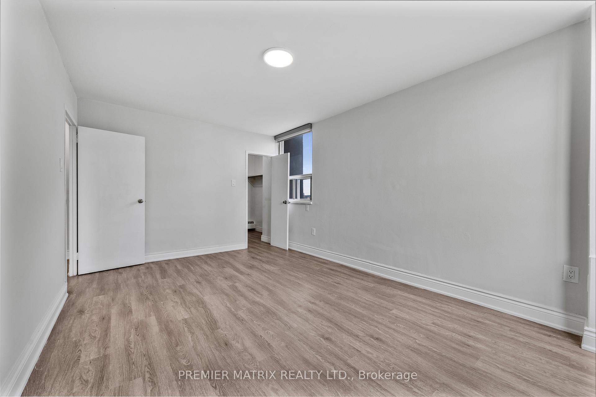 Photo 6 of Unit 718, 65 Thorncliffe Park Drive, Toronto, Thorncliffe Park — HOMEH