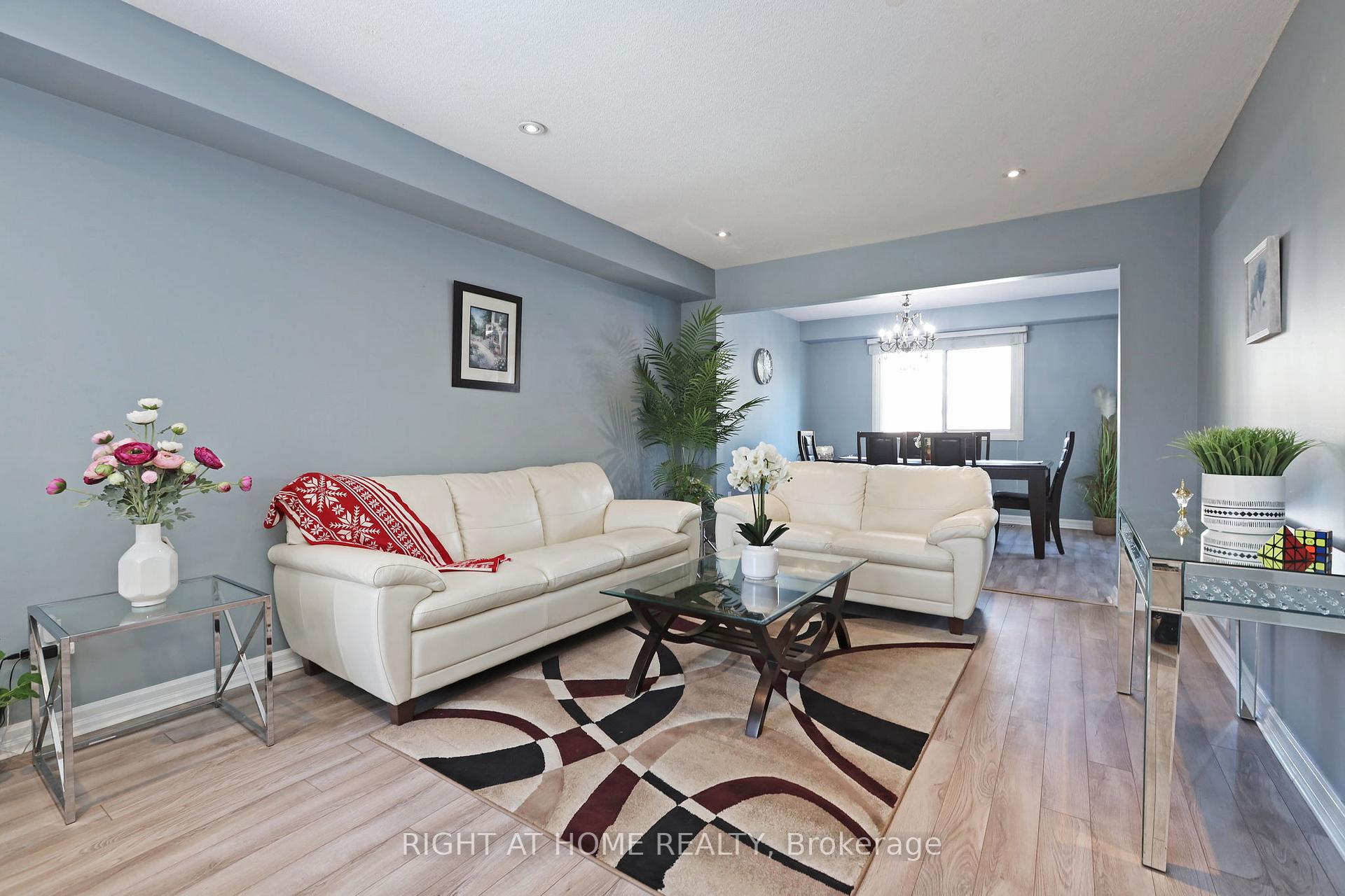 Photo 5 of 32 Chapman Drive, Ajax, Central — HOMEH