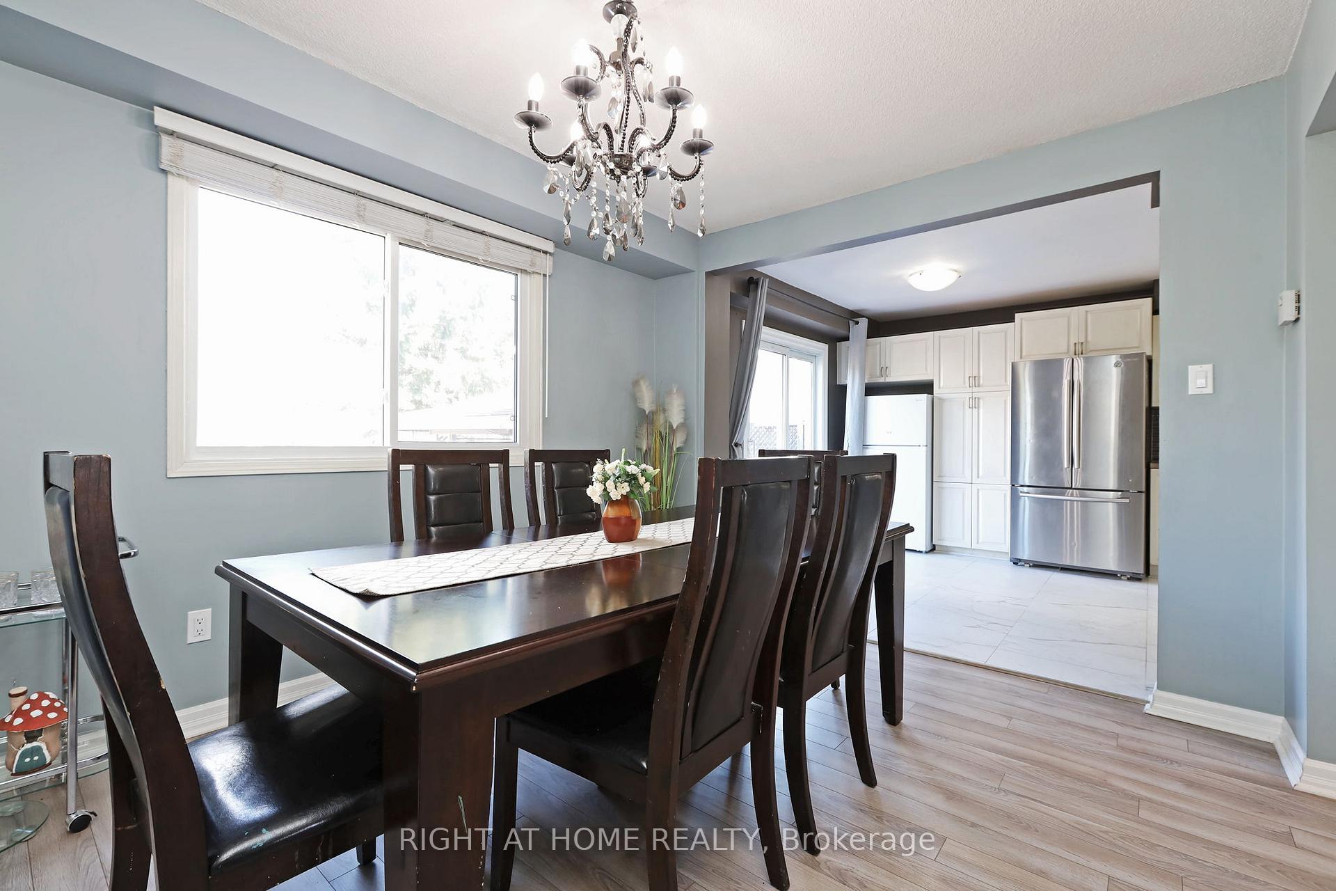 Photo 8 of 32 Chapman Drive, Ajax, Central — HOMEH