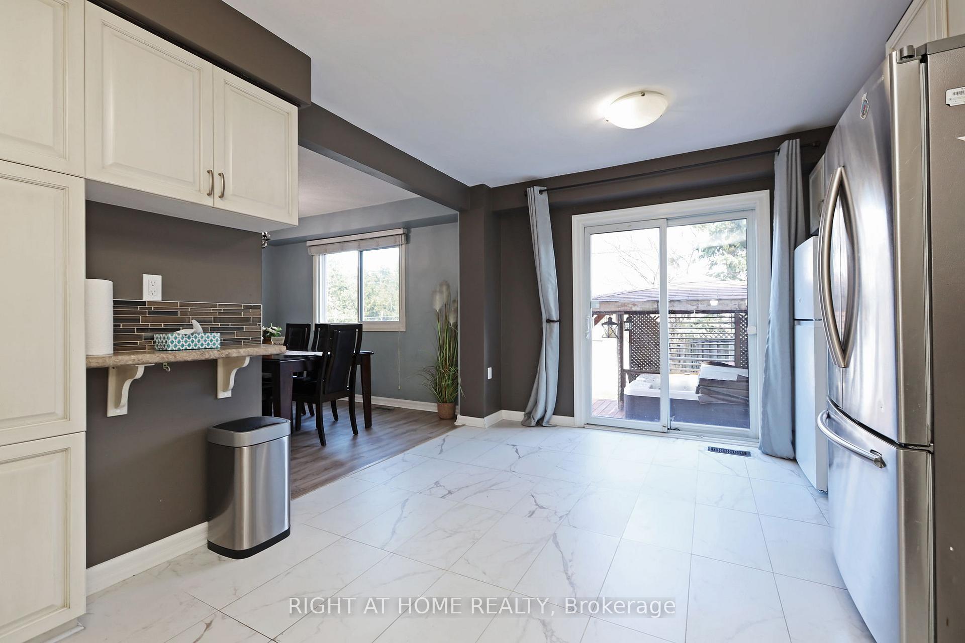 Photo 12 of 32 Chapman Drive, Ajax, Central — HOMEH