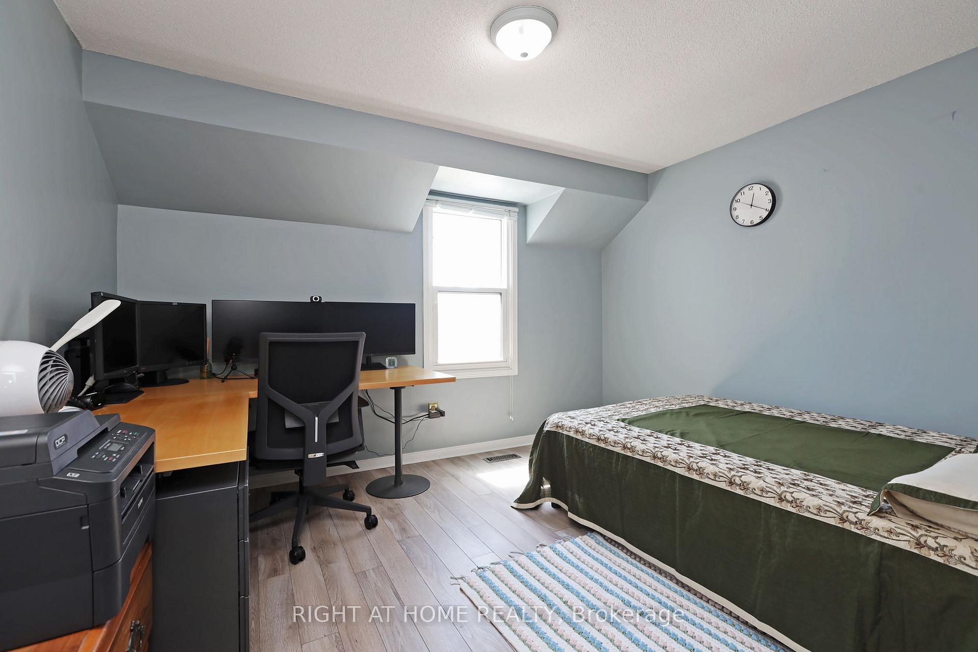 Photo 24 of 32 Chapman Drive, Ajax, Central — HOMEH
