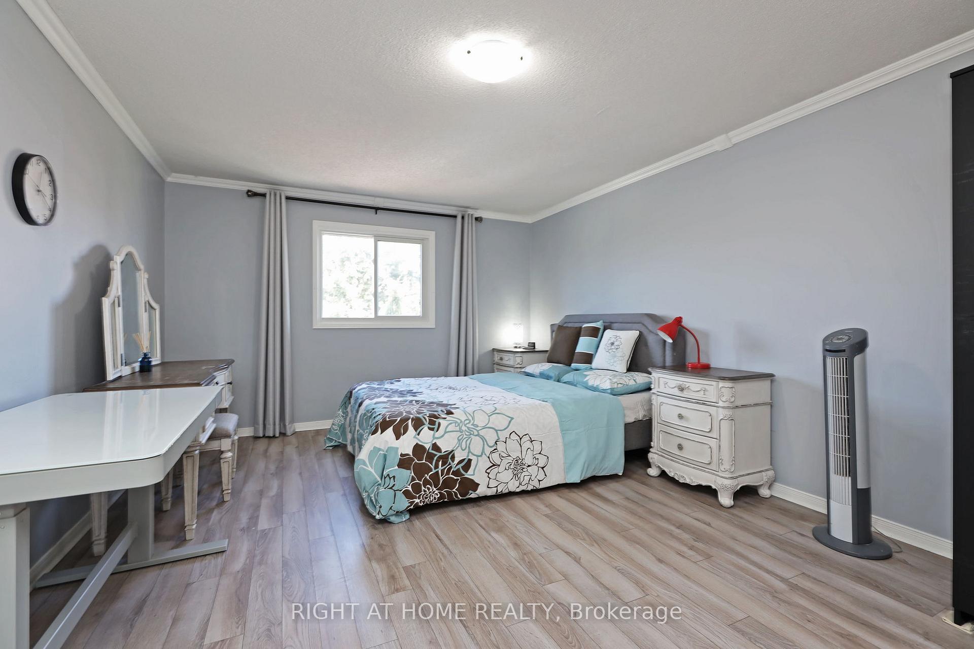 Photo 23 of 32 Chapman Drive, Ajax, Central — HOMEH