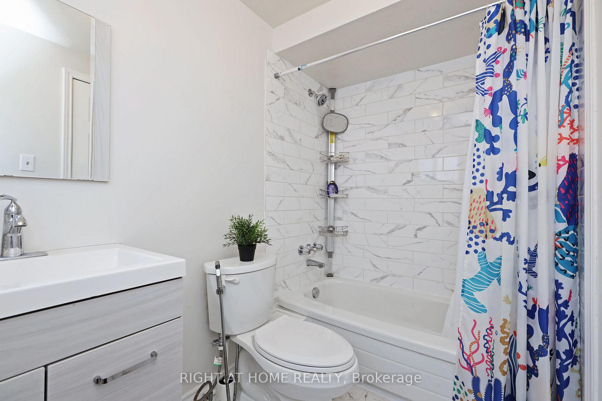 Photo 27 of 32 Chapman Drive, Ajax, Central — HOMEH