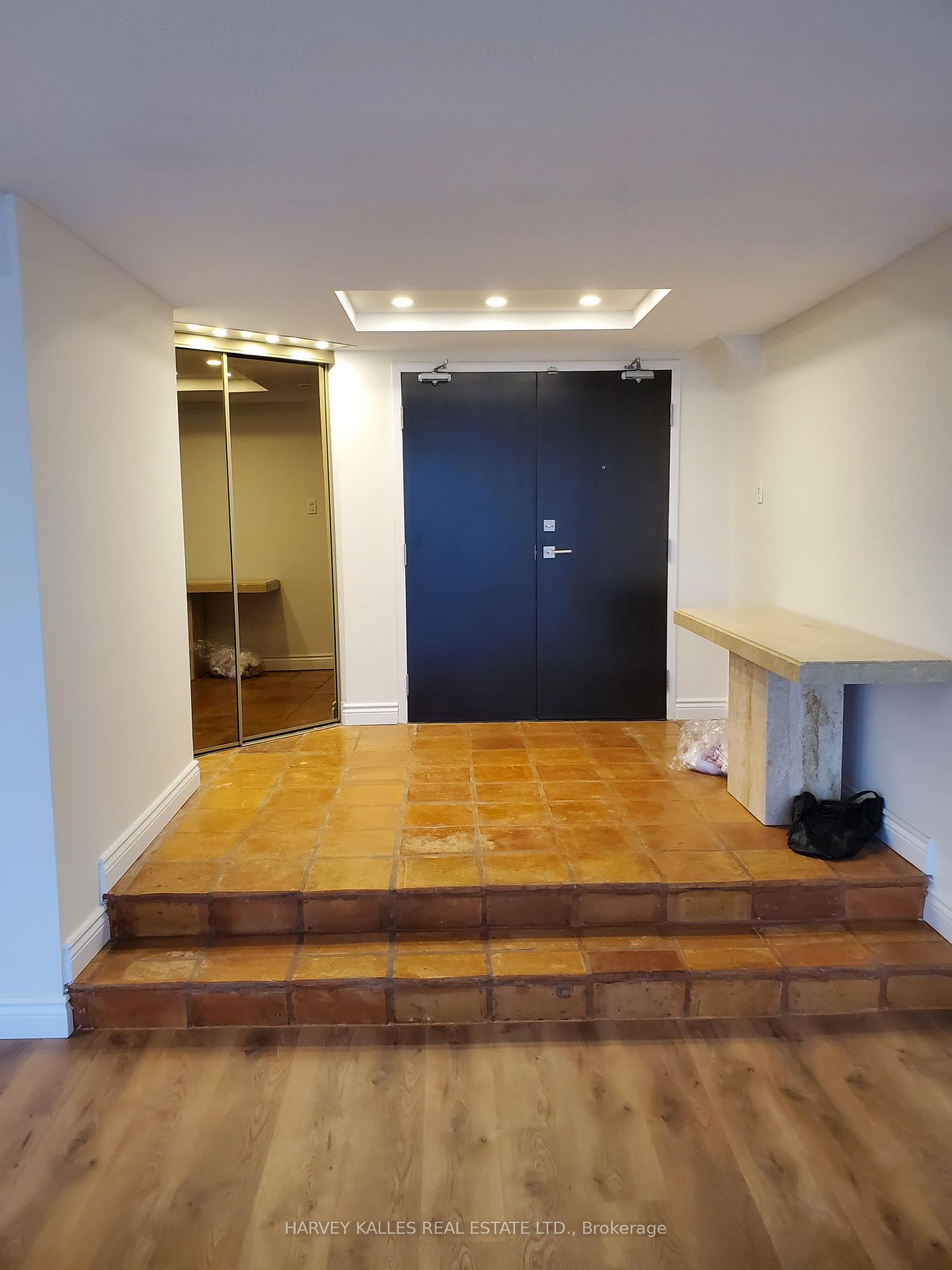 Photo 4 of Unit 403, 240 Heath Street W, Toronto, Forest Hill South — HOMEH