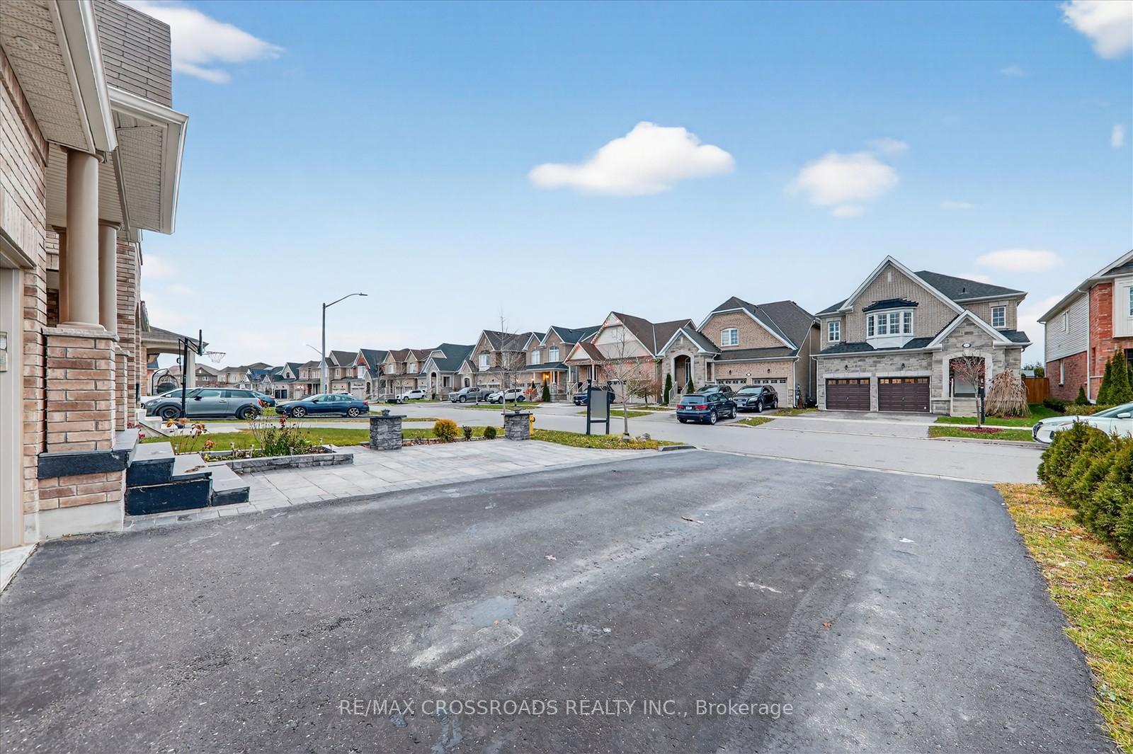 Photo 4 of 112 Fred Jackman Avenue, Clarington, Bowmanville — HOMEH