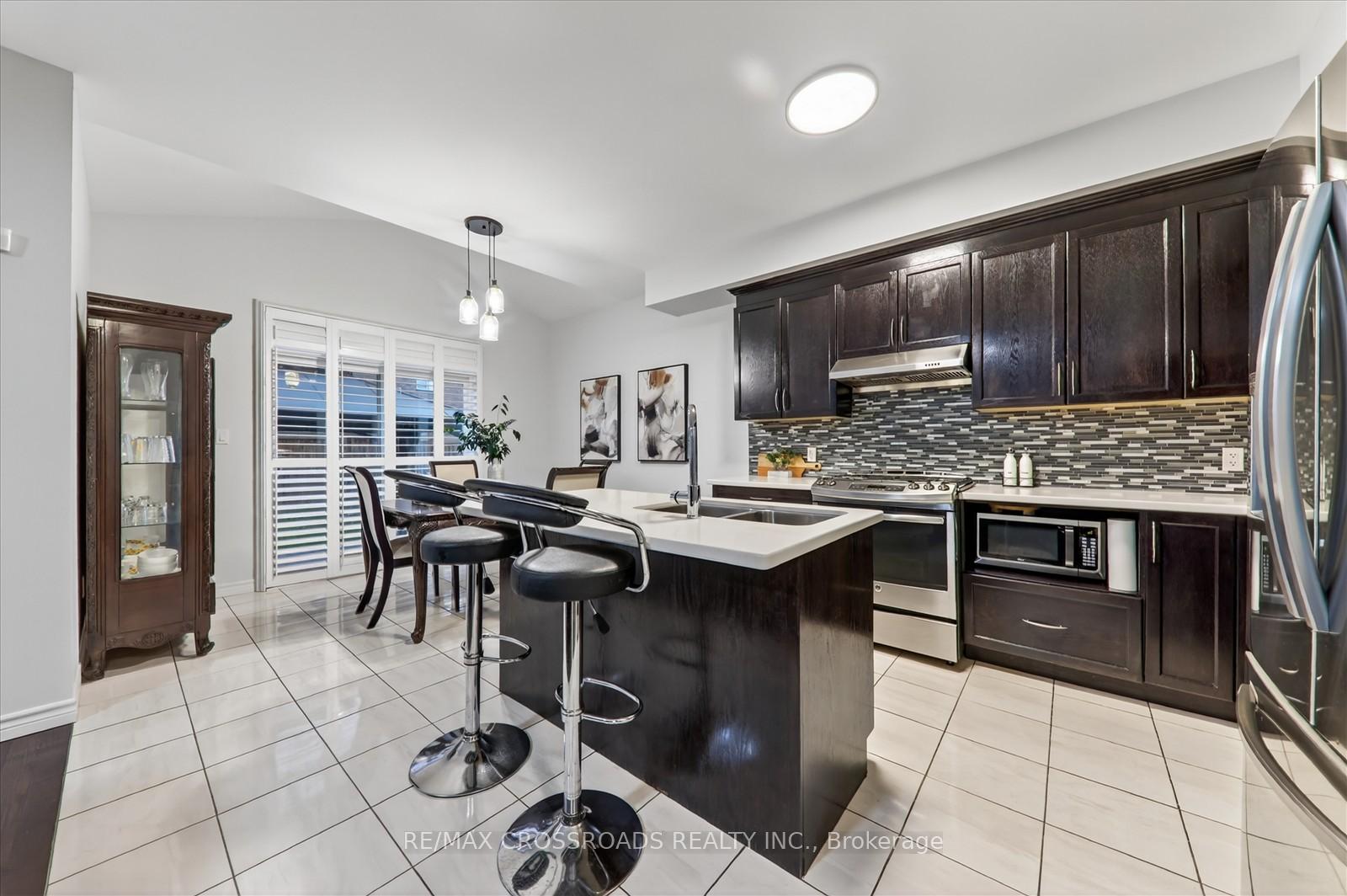 Photo 20 of 112 Fred Jackman Avenue, Clarington, Bowmanville — HOMEH