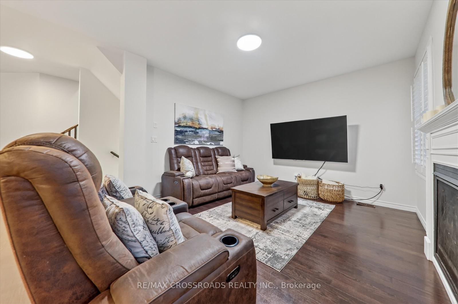Photo 13 of 112 Fred Jackman Avenue, Clarington, Bowmanville — HOMEH