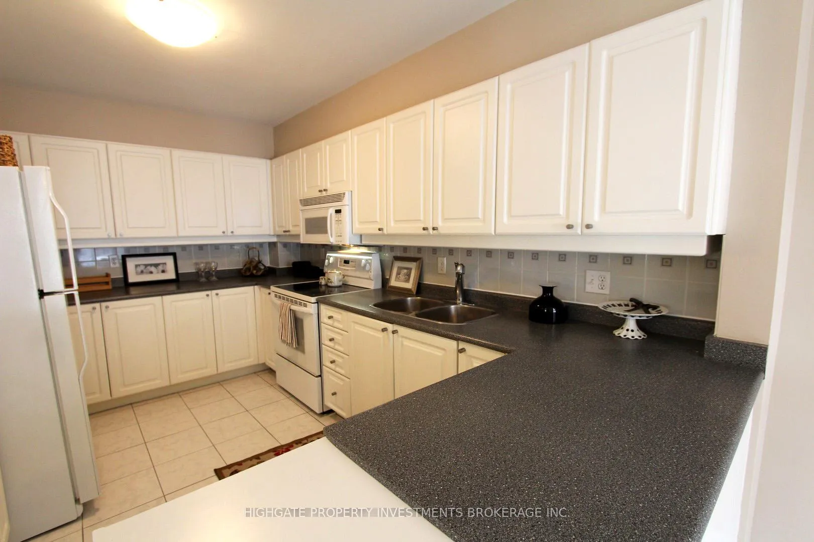 Photo 4 of Unit 83, 151 Townsgate Drive, Vaughan, Crestwood-Springfarm-Yorkhill — HOMEH