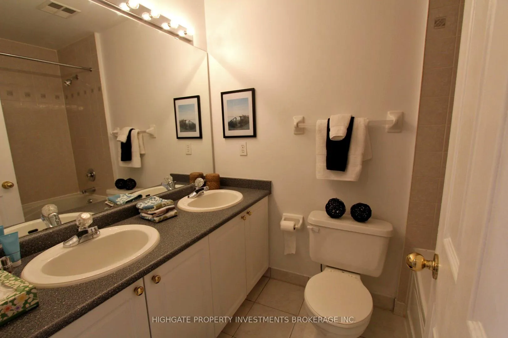 Photo 13 of Unit 83, 151 Townsgate Drive, Vaughan, Crestwood-Springfarm-Yorkhill — HOMEH