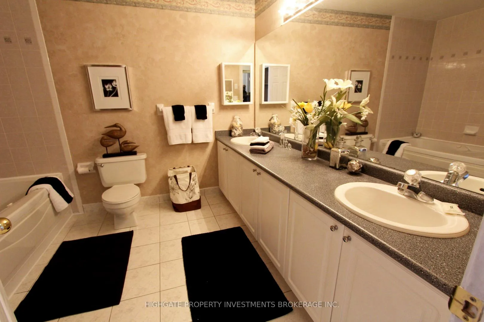 Photo 18 of Unit 83, 151 Townsgate Drive, Vaughan, Crestwood-Springfarm-Yorkhill — HOMEH