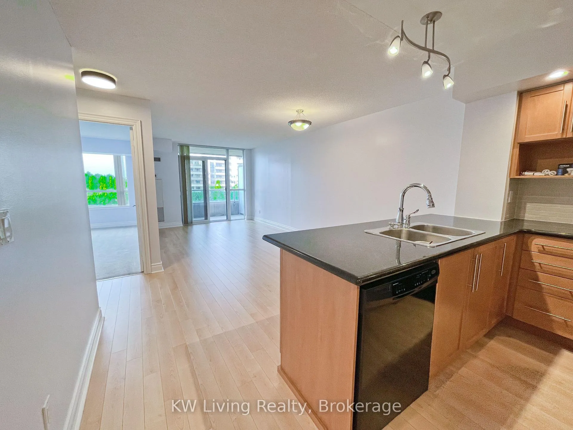 Photo 5 of Unit 682, 23 Cox Boulevard, Markham, Unionville — HOMEH