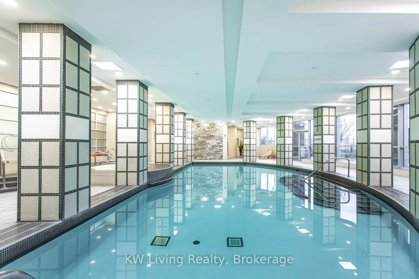 Photo 11 of Unit 682, 23 Cox Boulevard, Markham, Unionville — HOMEH