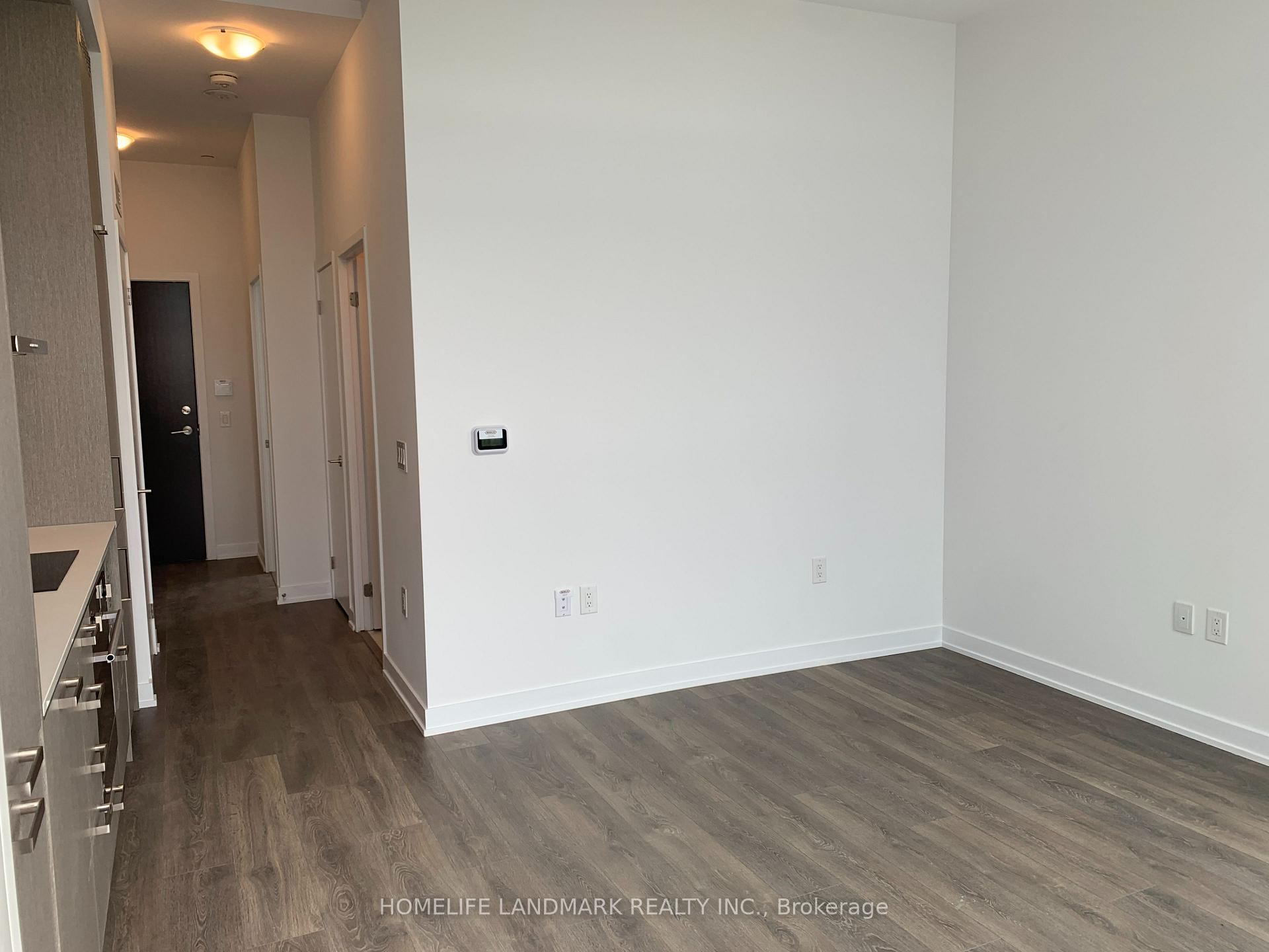 Photo 2 of Unit 2109, 38 Honeycrisp Crescent, Vaughan, Vaughan Corporate Centre — HOMEH