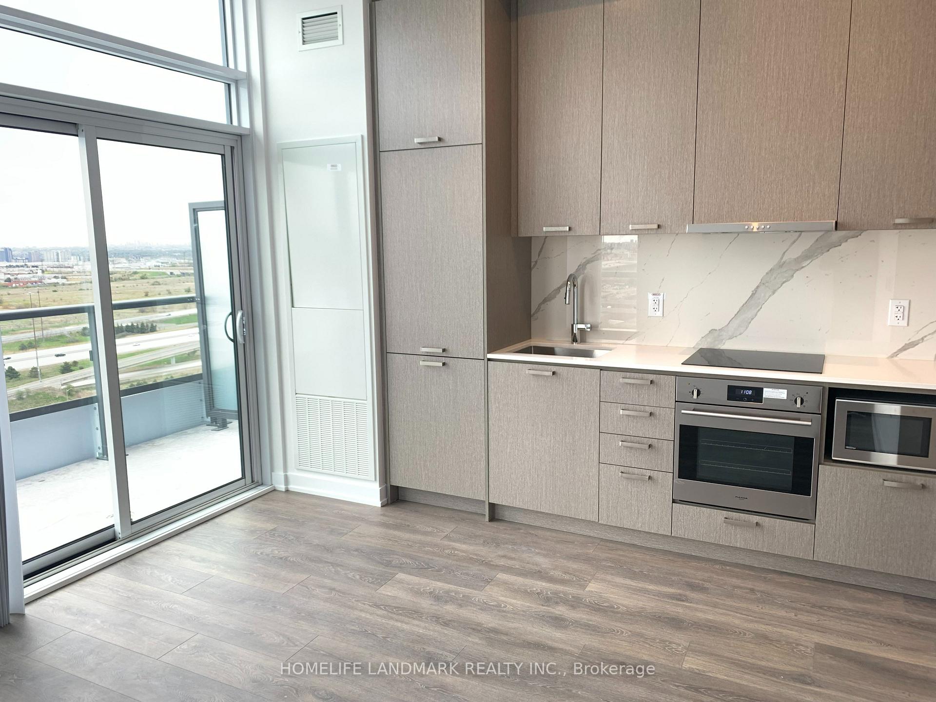 Photo 4 of Unit 2109, 38 Honeycrisp Crescent, Vaughan, Vaughan Corporate Centre — HOMEH