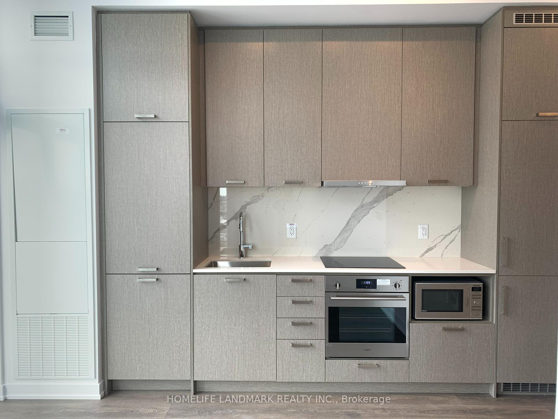 Photo 5 of Unit 2109, 38 Honeycrisp Crescent, Vaughan, Vaughan Corporate Centre — HOMEH