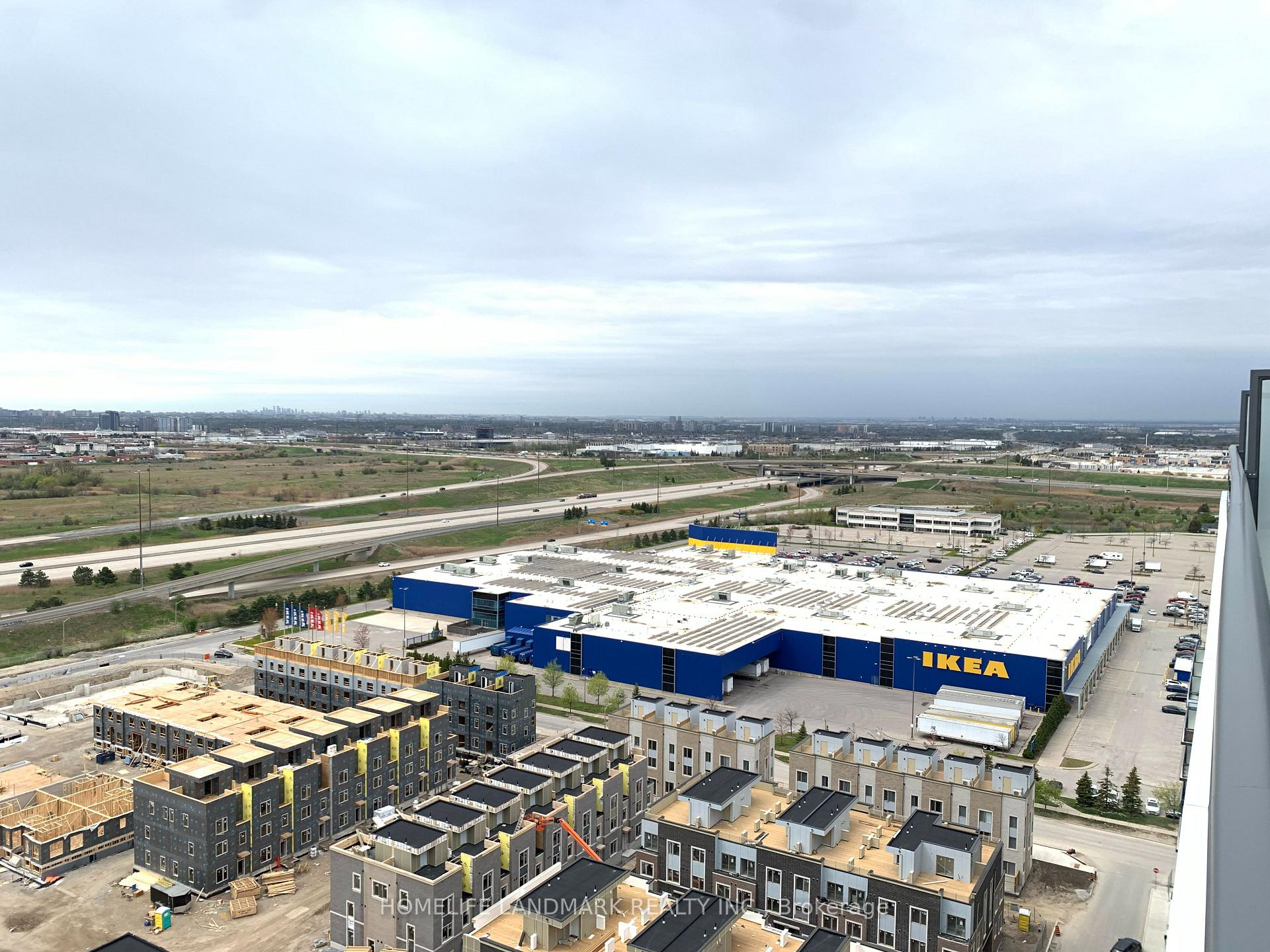 Photo 10 of Unit 2109, 38 Honeycrisp Crescent, Vaughan, Vaughan Corporate Centre — HOMEH