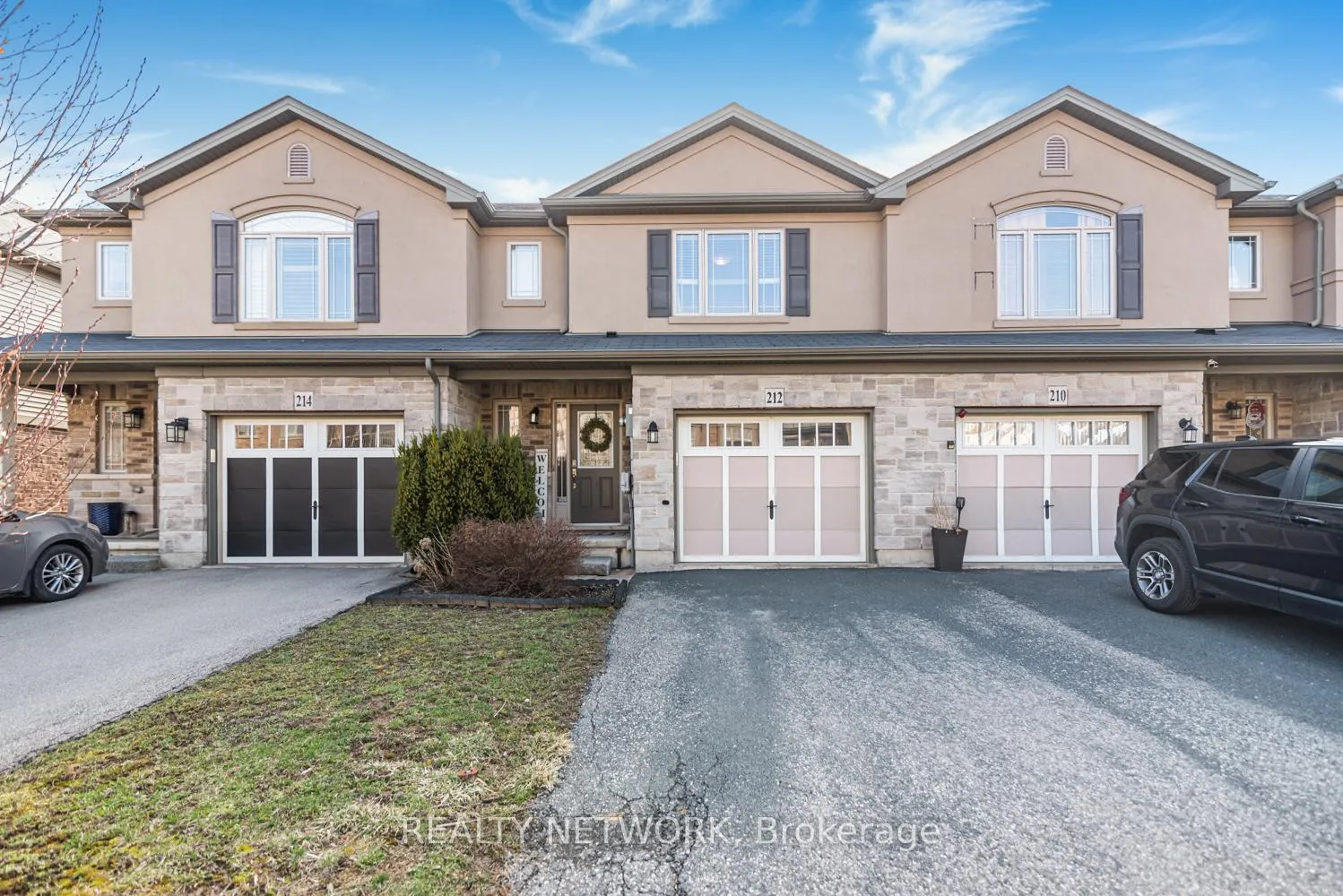Photo 1 of 212 Westbank Trail, Hamilton, Stoney Creek Mountain — HOMEH