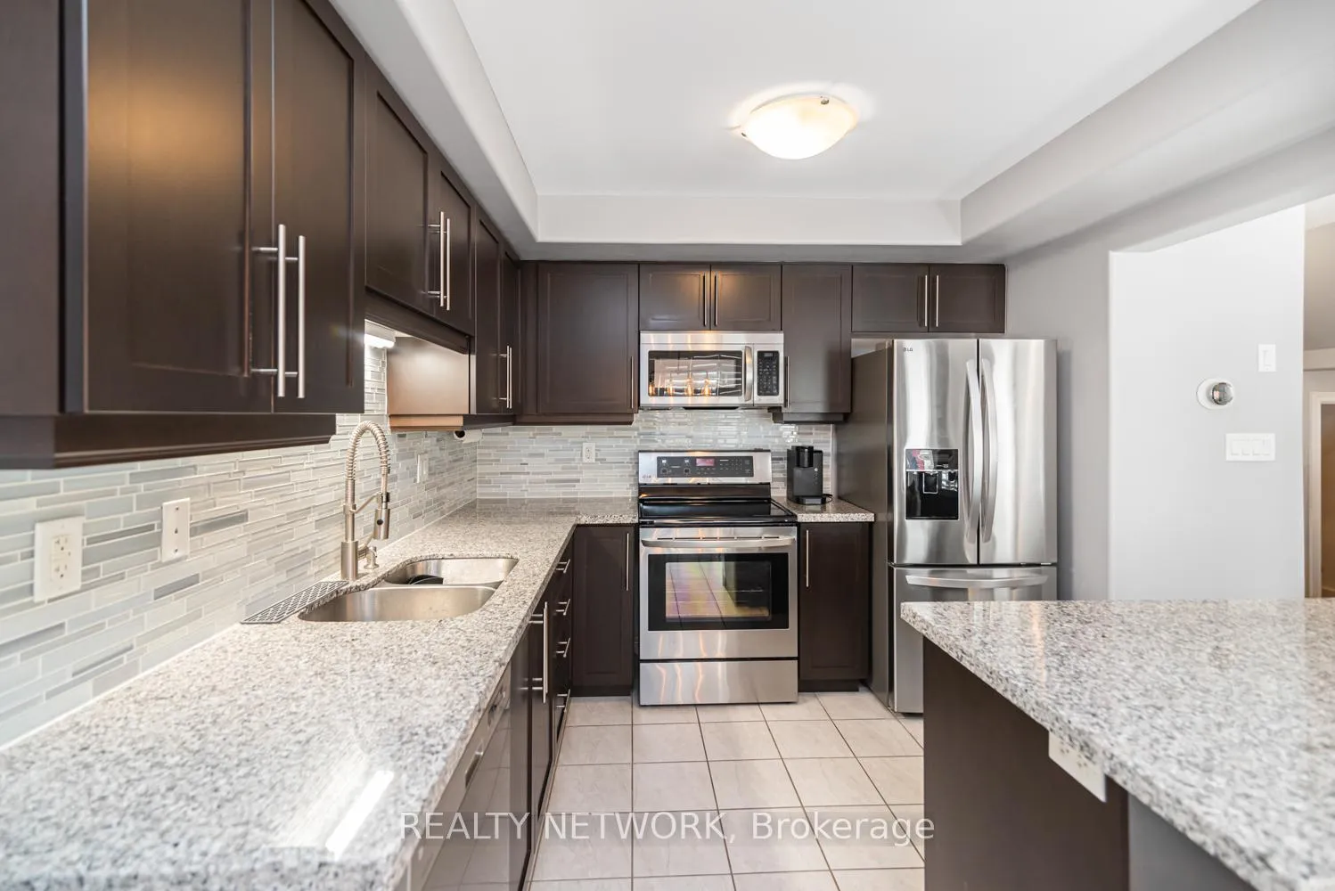 Photo 16 of 212 Westbank Trail, Hamilton, Stoney Creek Mountain — HOMEH