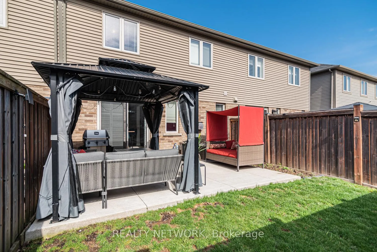 Photo 40 of 212 Westbank Trail, Hamilton, Stoney Creek Mountain — HOMEH