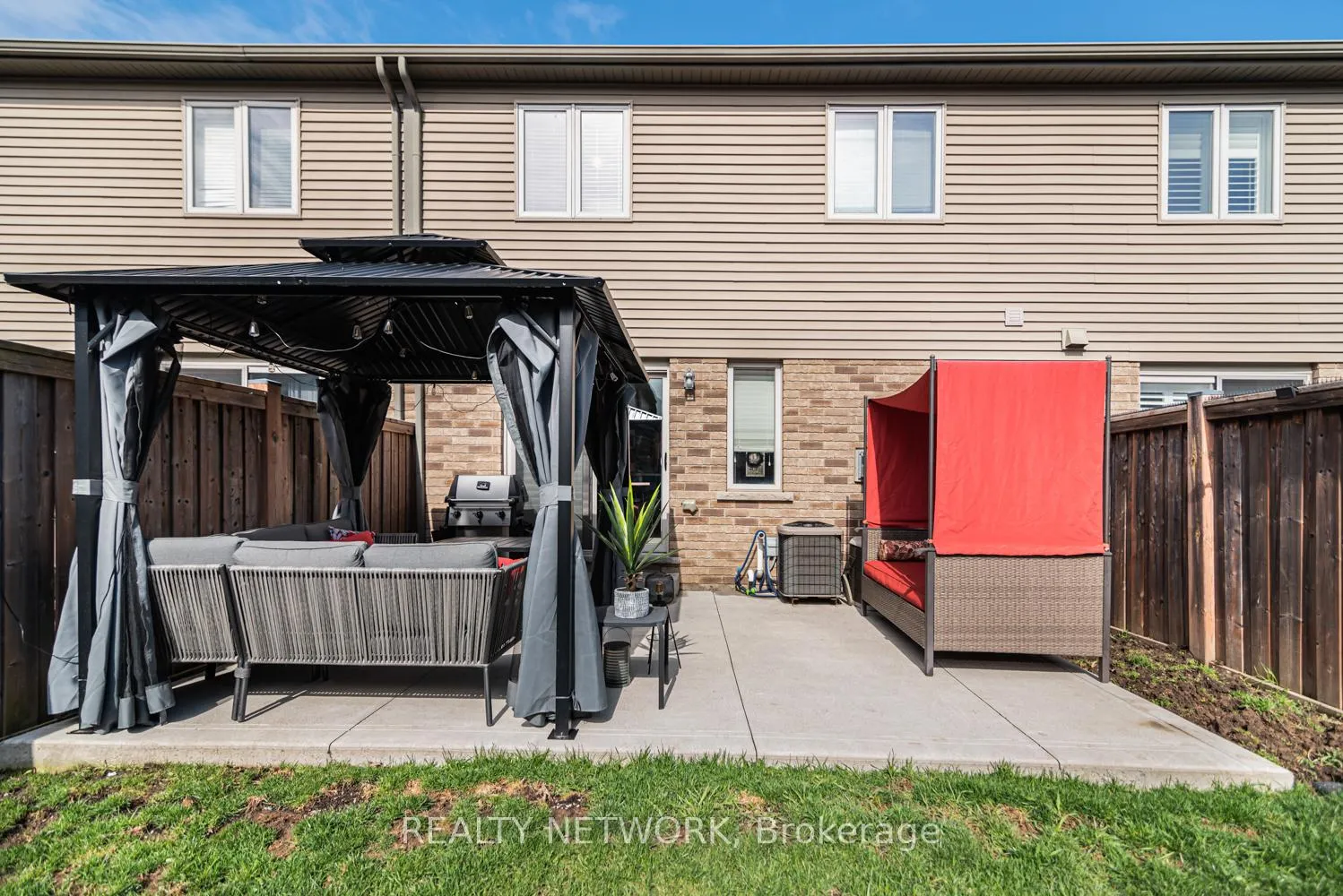 Photo 41 of 212 Westbank Trail, Hamilton, Stoney Creek Mountain — HOMEH