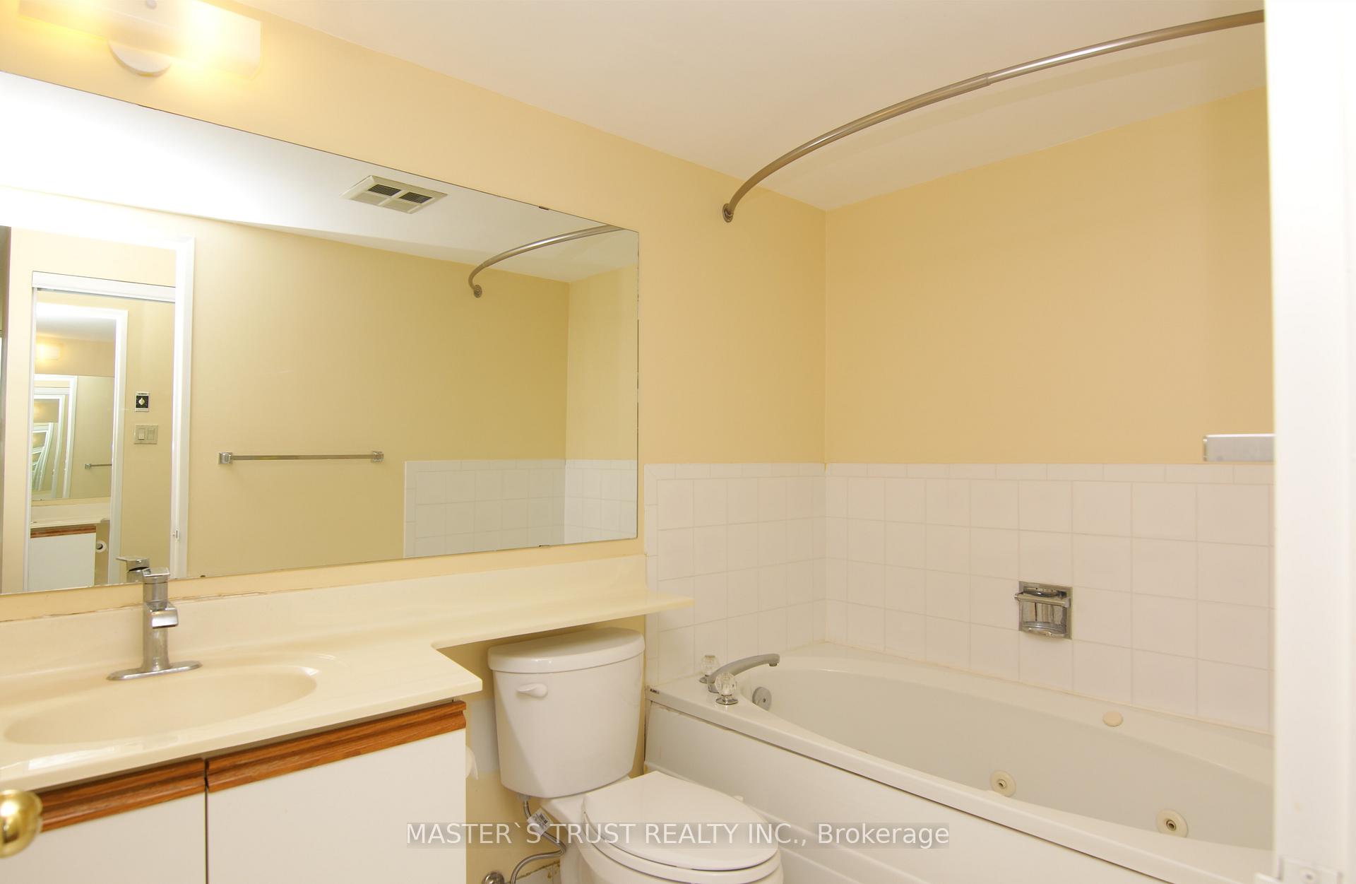 Photo 9 of Unit 1224, 7805 Bayview Avenue, Markham, Aileen-Willowbrook — HOMEH
