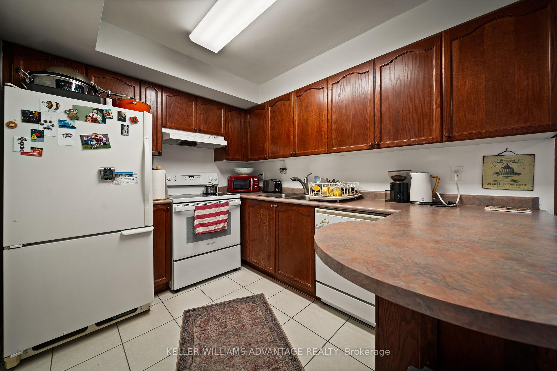 Photo 8 of Unit 402, 1765 Queen Street E, Toronto, The Beaches — HOMEH