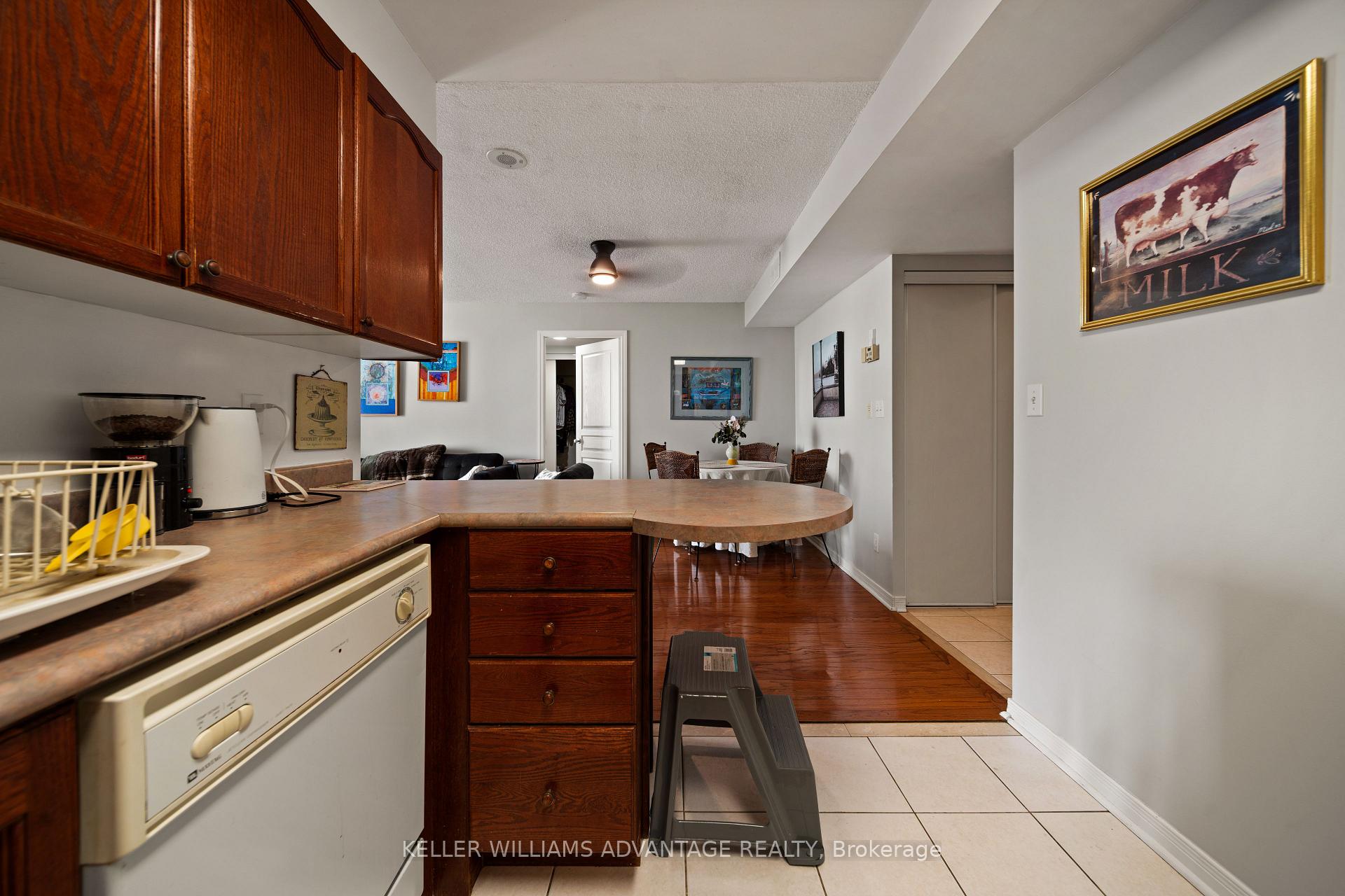Photo 9 of Unit 402, 1765 Queen Street E, Toronto, The Beaches — HOMEH