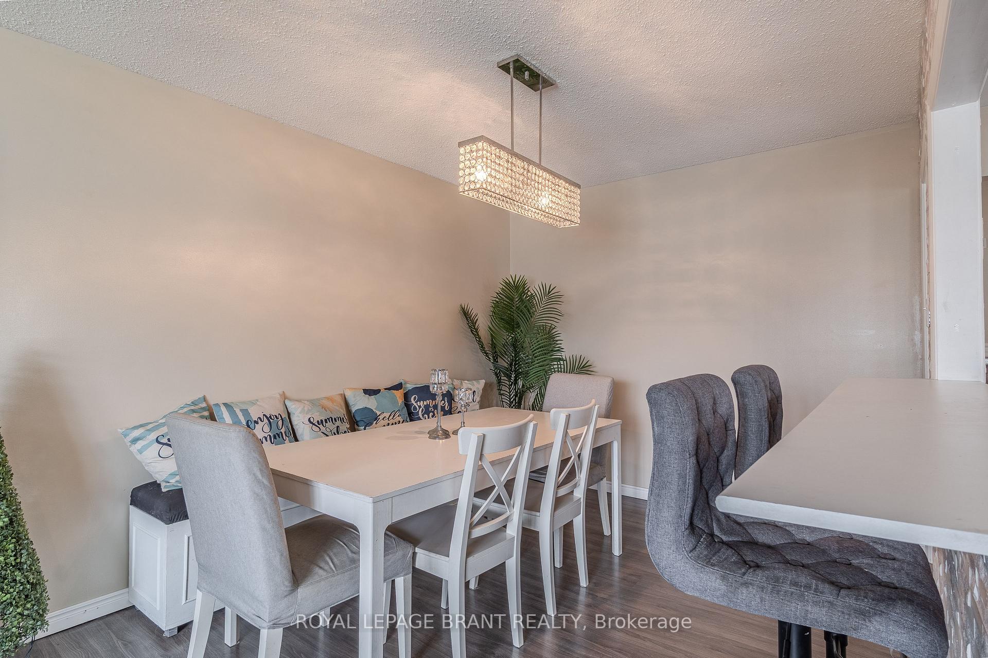 Photo 3 of 53 Abeles Avenue, Brant, Paris — HOMEH