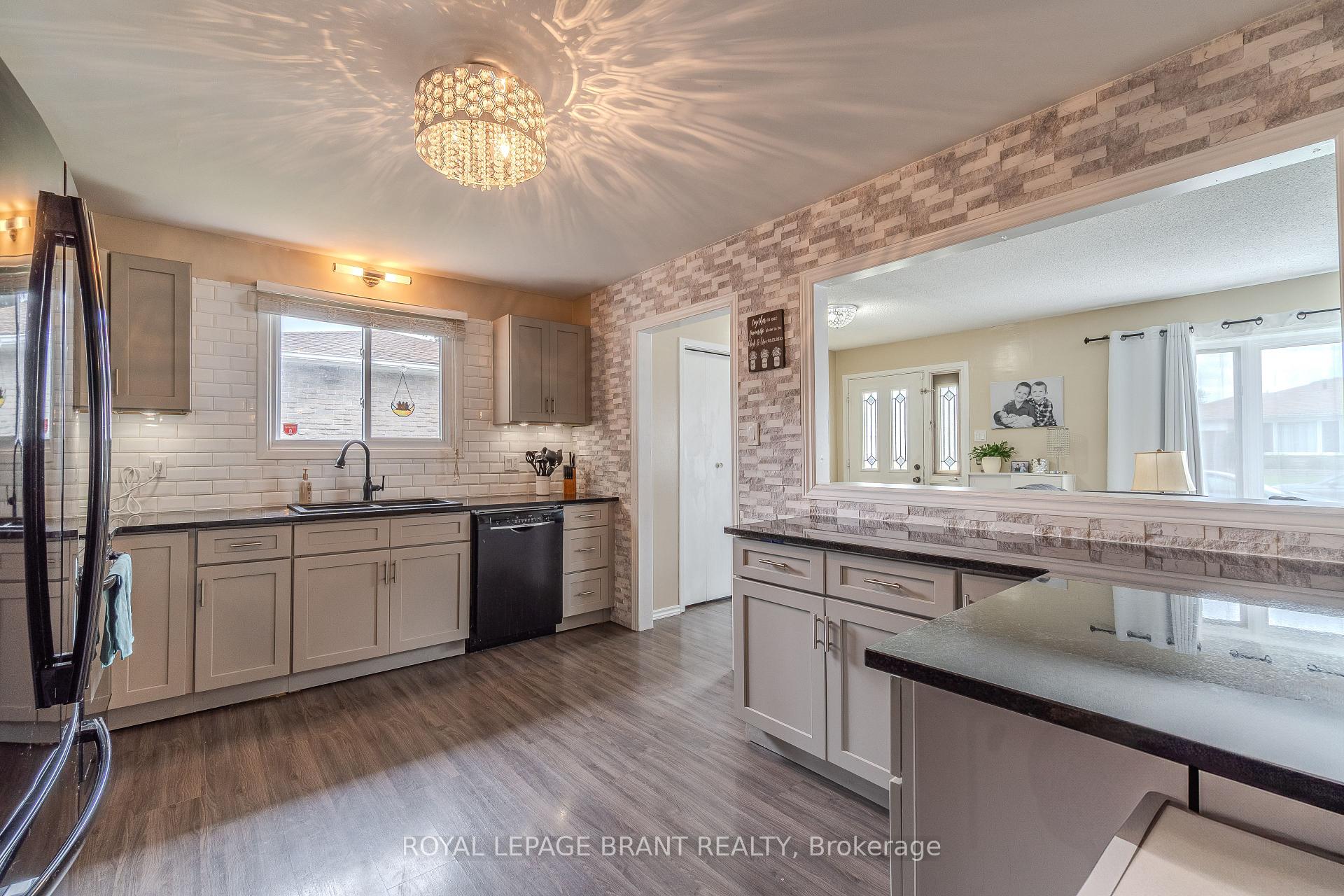 Photo 6 of 53 Abeles Avenue, Brant, Paris — HOMEH