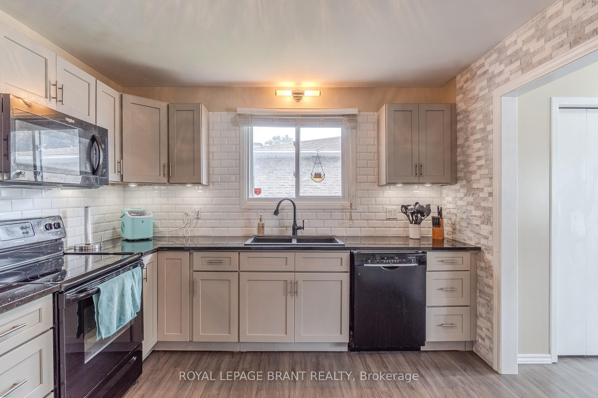 Photo 4 of 53 Abeles Avenue, Brant, Paris — HOMEH
