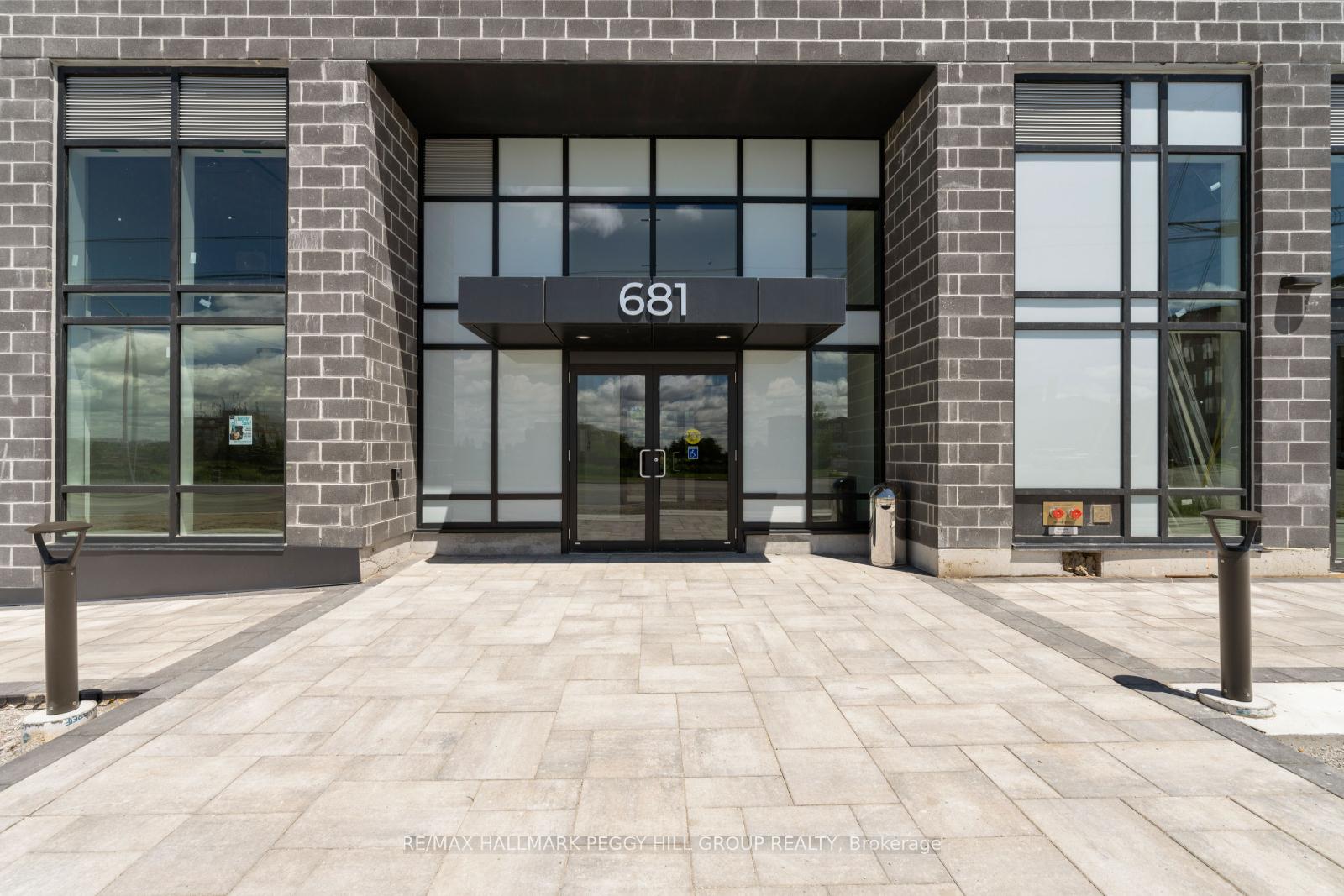 Photo 2 of Unit 502, 681 Yonge Street, Barrie, Painswick South — HOMEH