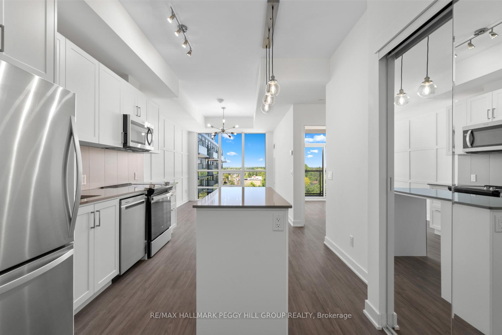Photo 4 of Unit 502, 681 Yonge Street, Barrie, Painswick South — HOMEH