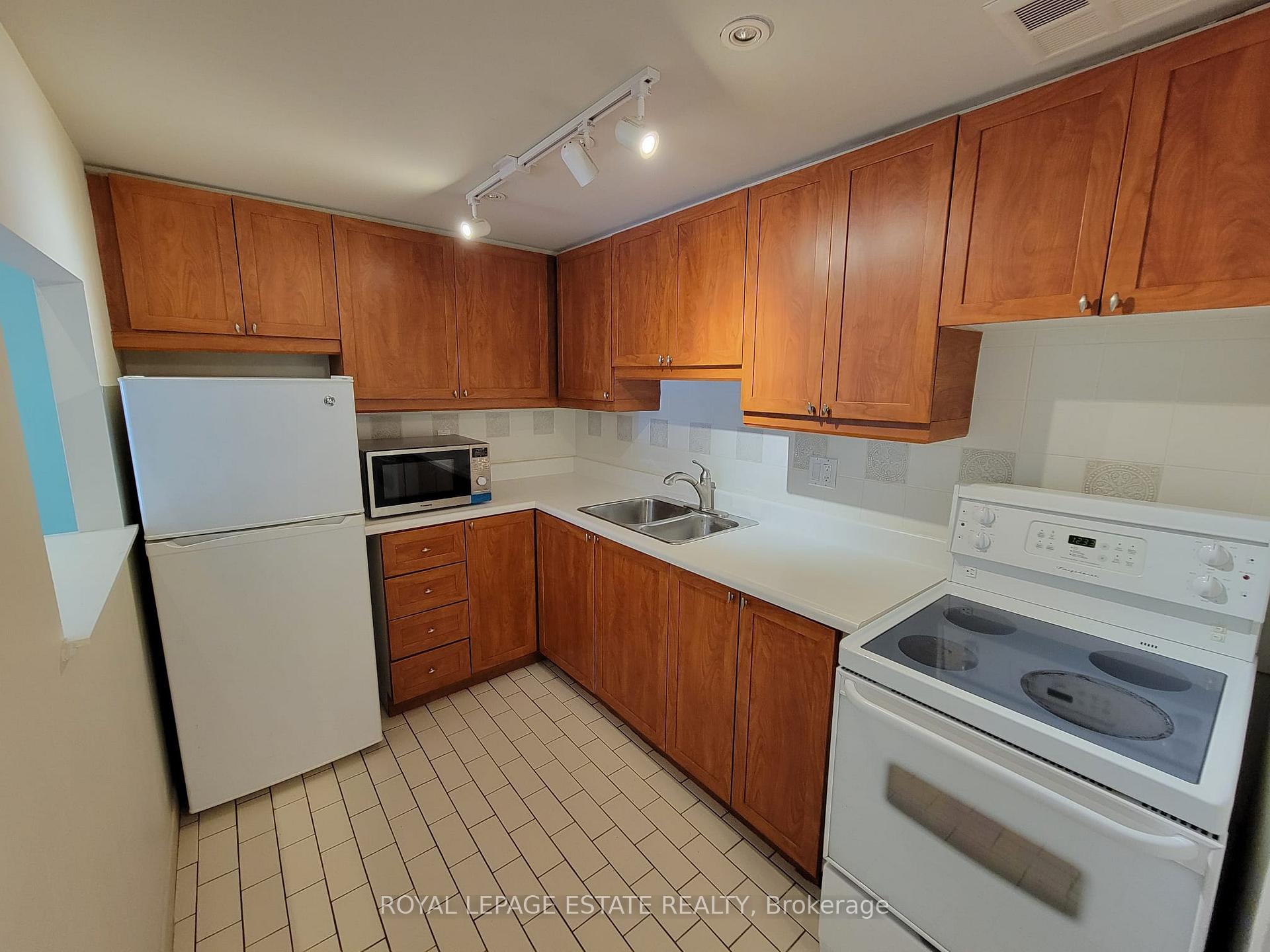 Photo 7 of Unit 105, 61 Main Street, Toronto, The Beaches — HOMEH