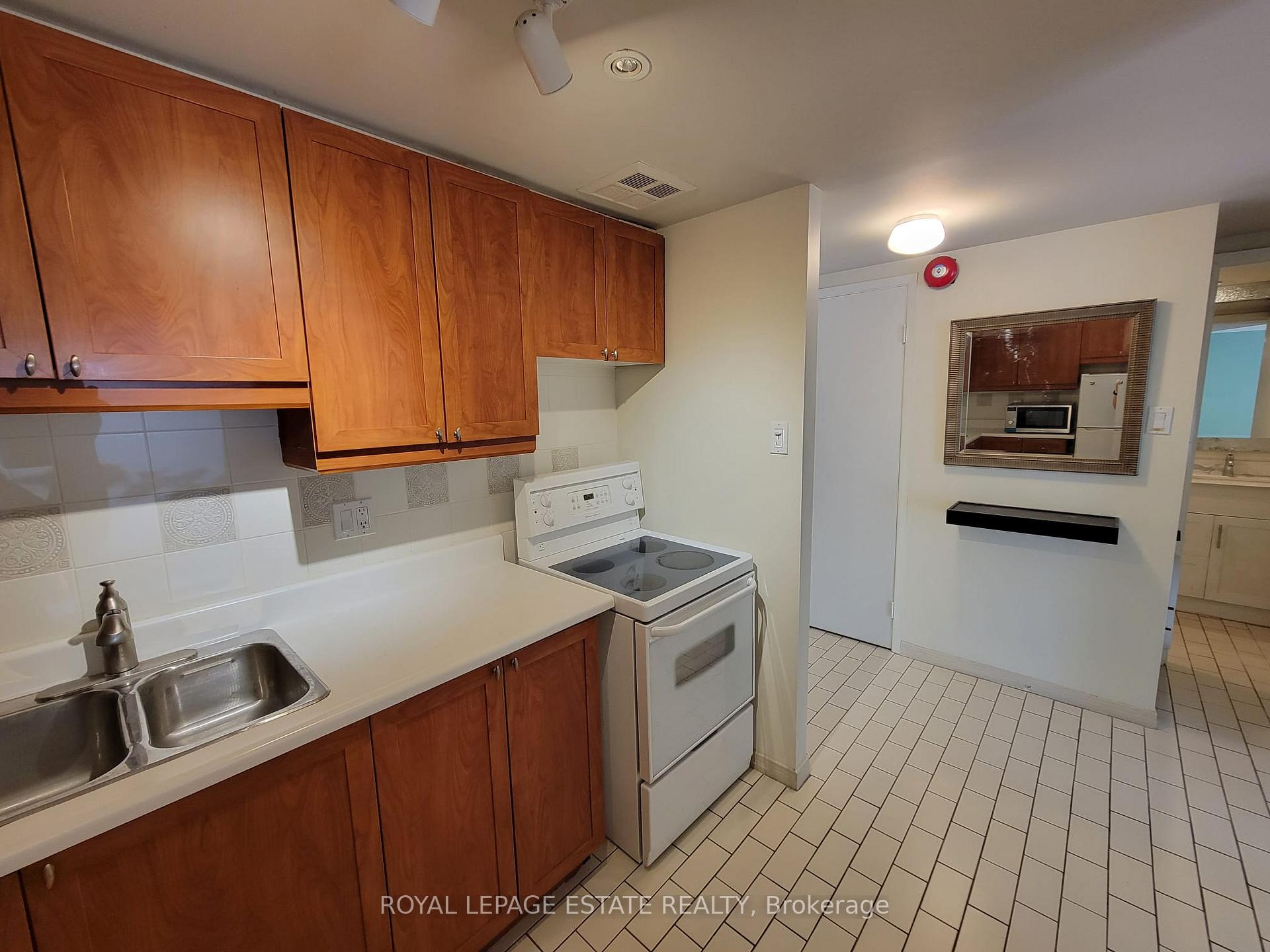 Photo 8 of Unit 105, 61 Main Street, Toronto, The Beaches — HOMEH