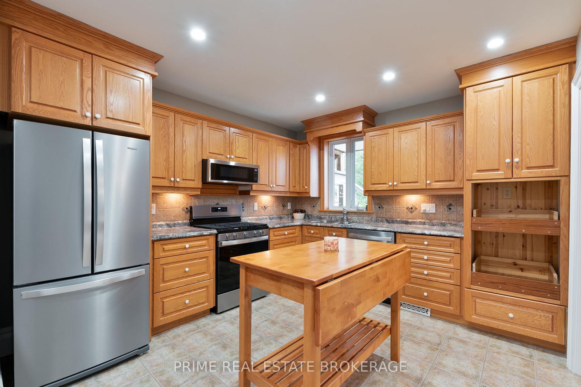 Photo 13 of 311 Smith Street, Central Elgin, Rural Central Elgin — HOMEH