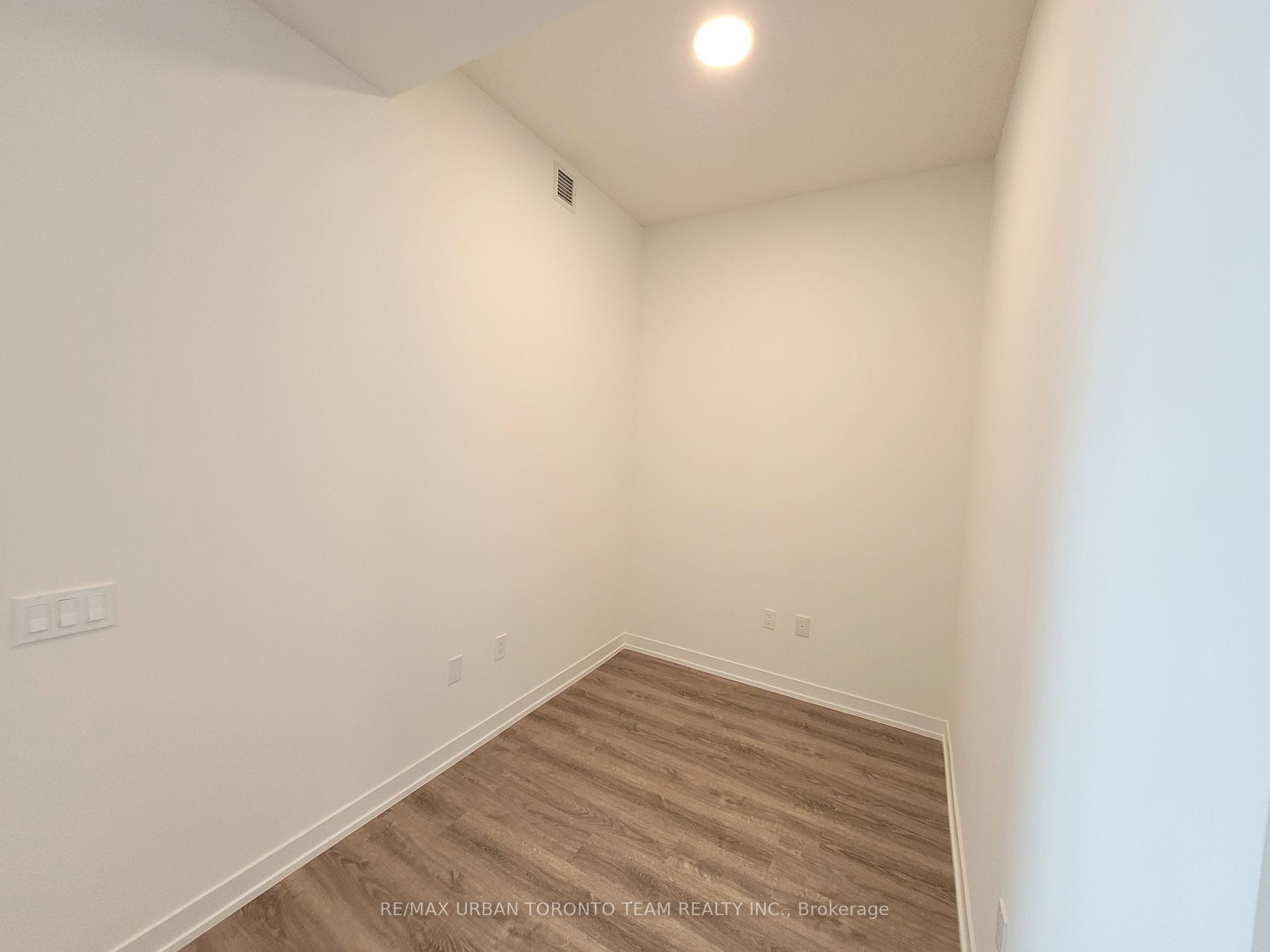 Photo 6 of Unit 3210, 195 Commerce Street, Vaughan, Vaughan Corporate Centre — HOMEH