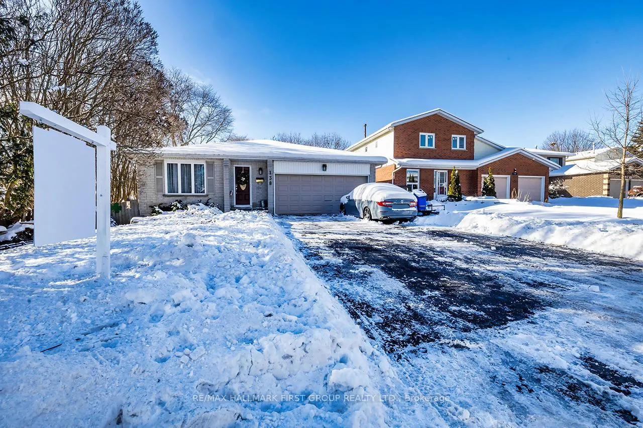 Photo 3 of 138 Orchard Heights Drive, Clarington, Newcastle — HOMEH