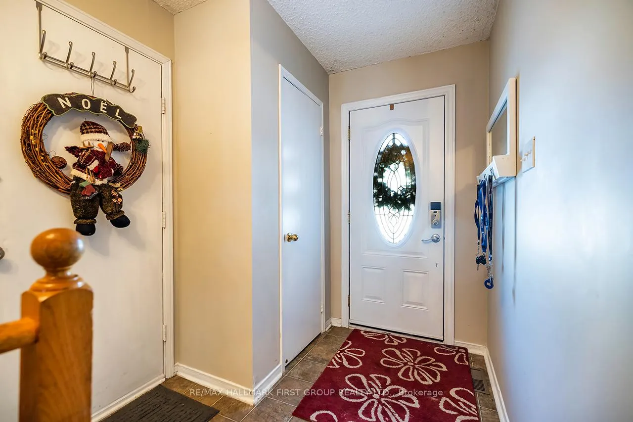 Photo 4 of 138 Orchard Heights Drive, Clarington, Newcastle — HOMEH