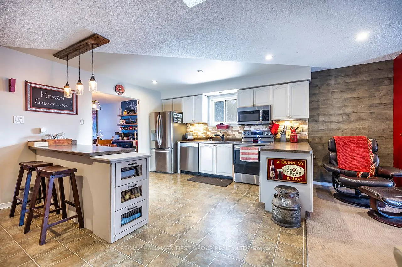 Photo 5 of 138 Orchard Heights Drive, Clarington, Newcastle — HOMEH
