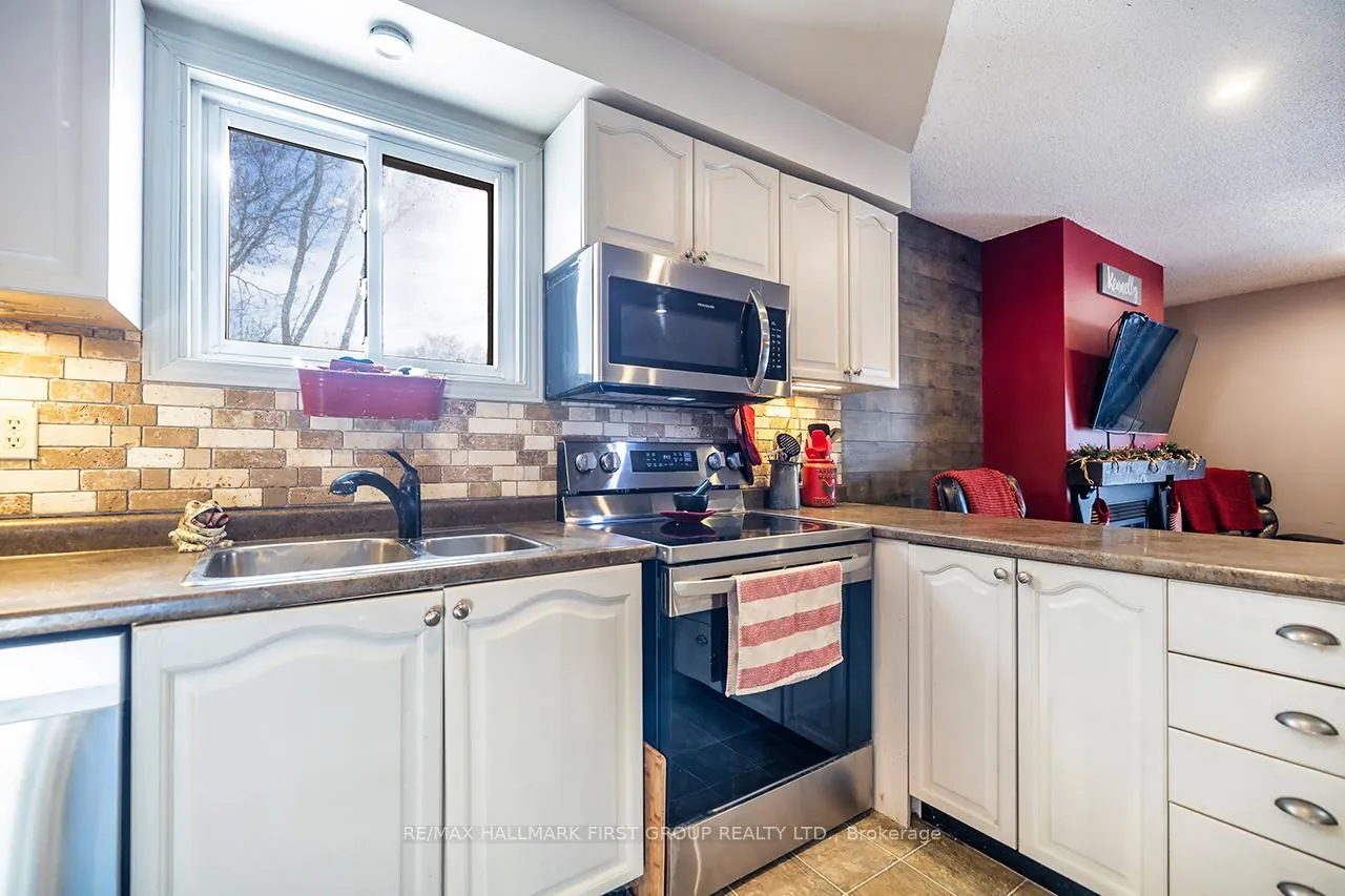 Photo 8 of 138 Orchard Heights Drive, Clarington, Newcastle — HOMEH