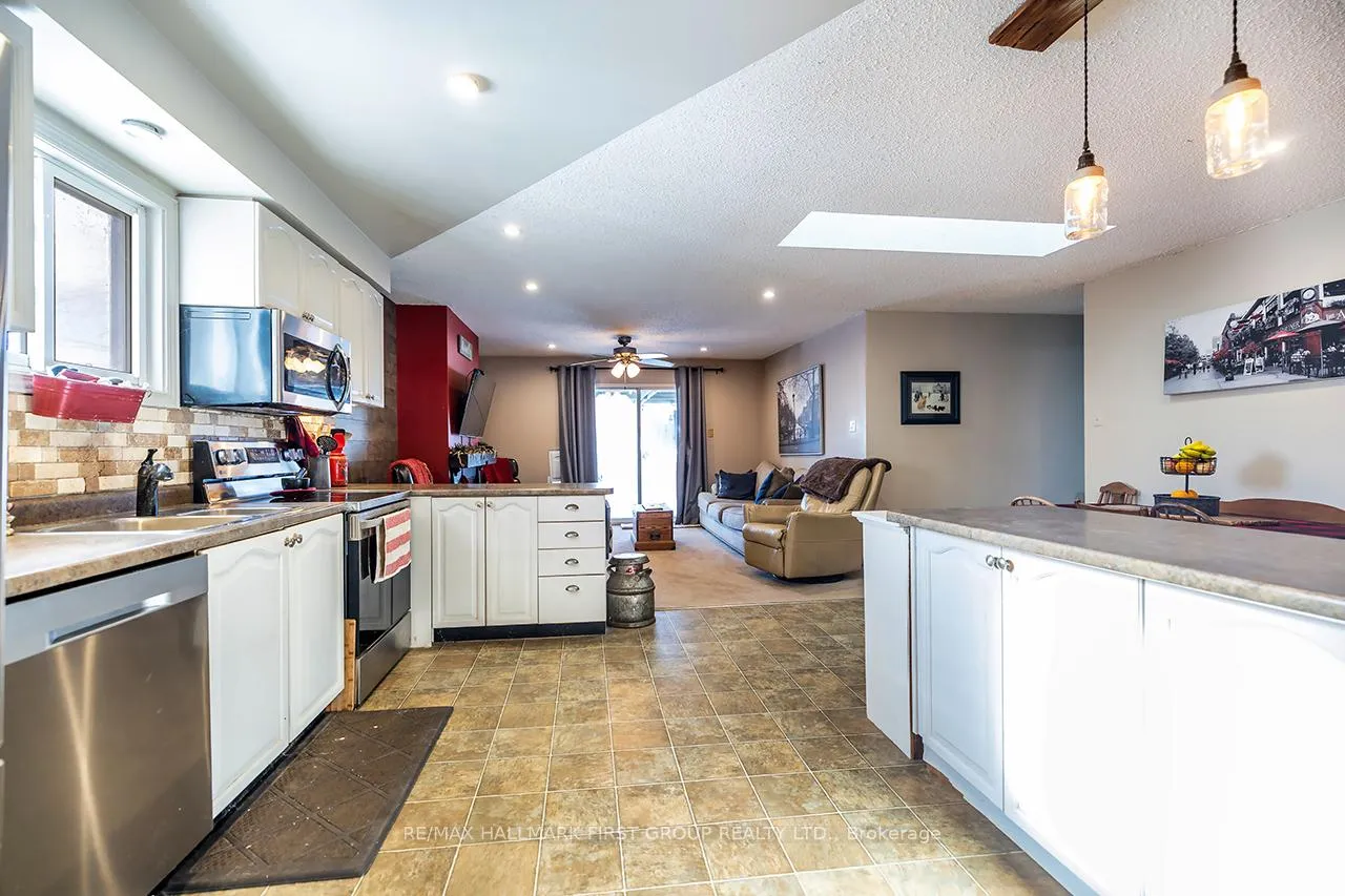 Photo 9 of 138 Orchard Heights Drive, Clarington, Newcastle — HOMEH