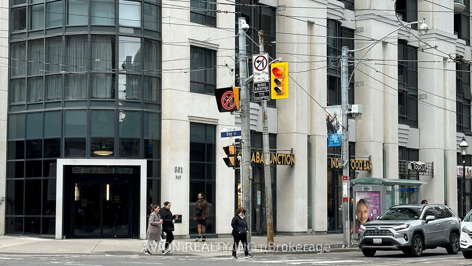 Front of Unit 1503 (Den), 801 Bay Street