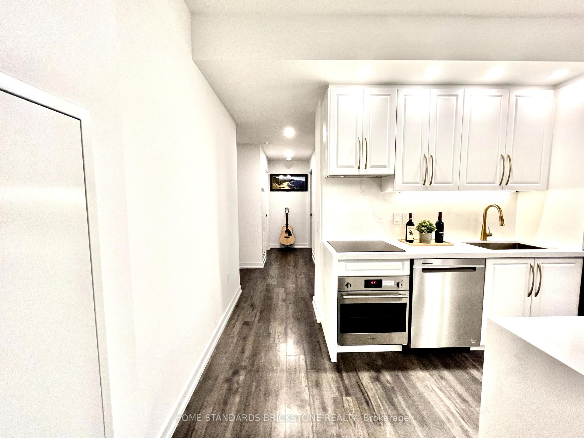 Photo 2 of Unit 3004, 33 Helendale Avenue, Toronto, Yonge-Eglinton — HOMEH