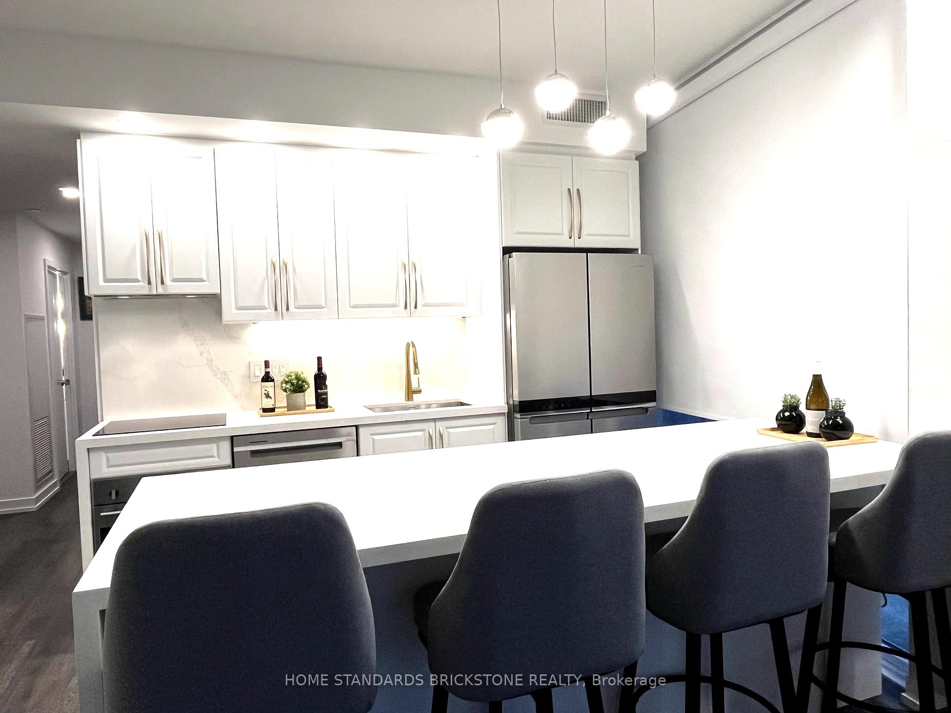 Photo 3 of Unit 3004, 33 Helendale Avenue, Toronto, Yonge-Eglinton — HOMEH