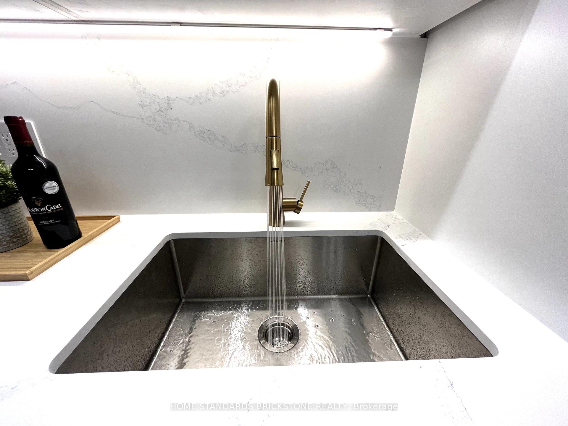 Photo 5 of Unit 3004, 33 Helendale Avenue, Toronto, Yonge-Eglinton — HOMEH
